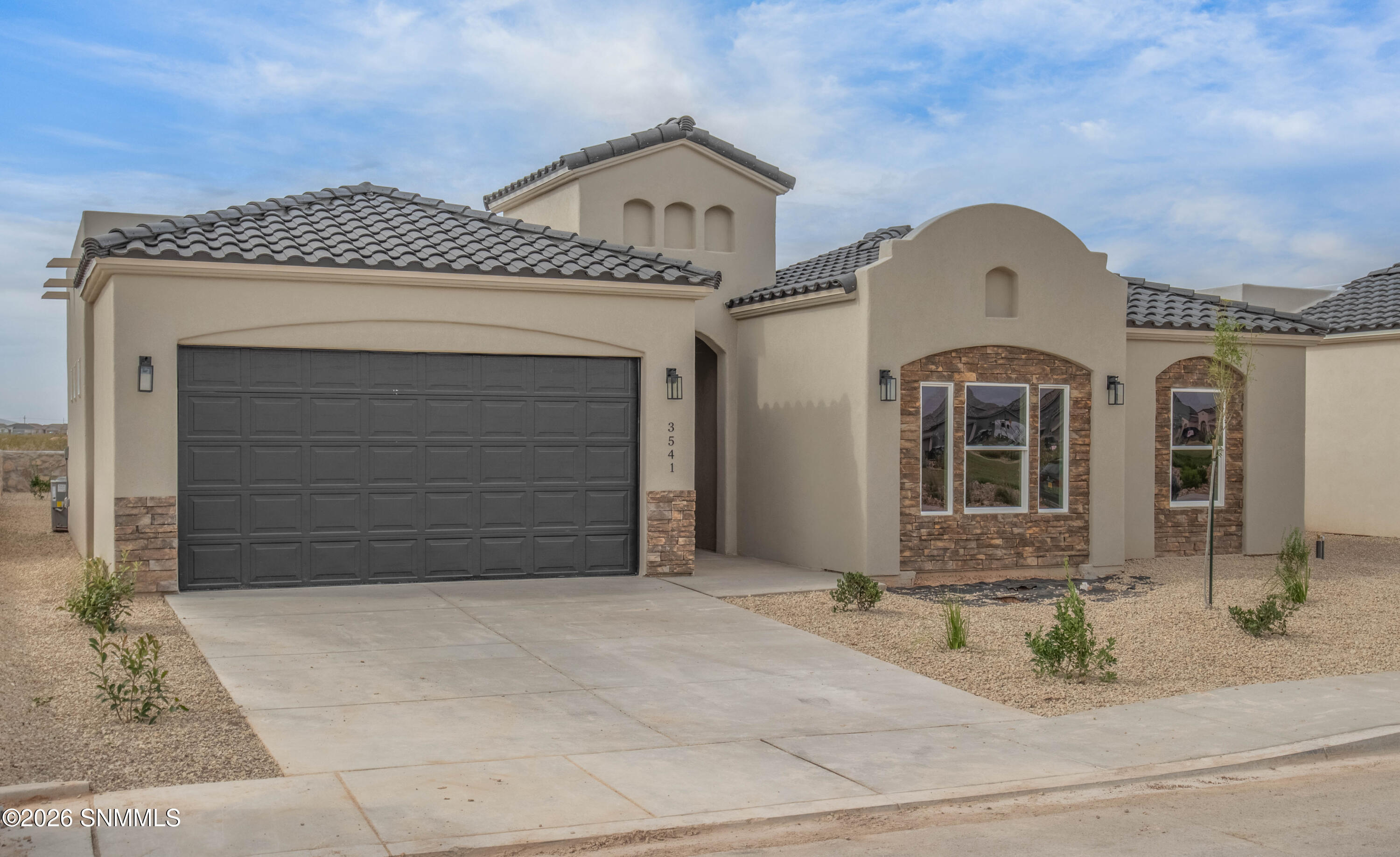 3541Belmont-3