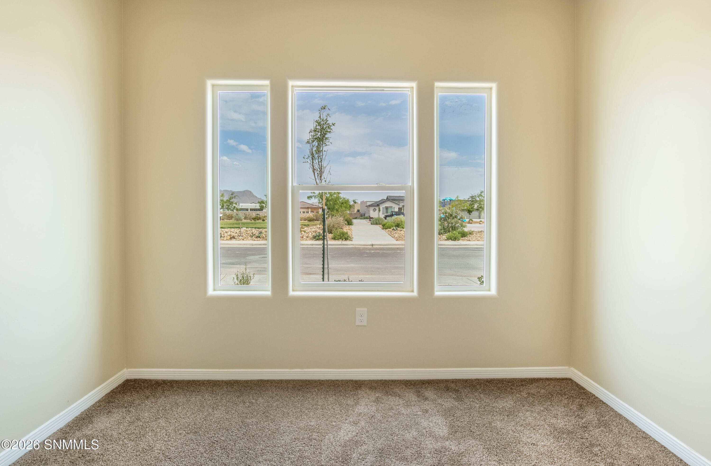 3541Belmont-32