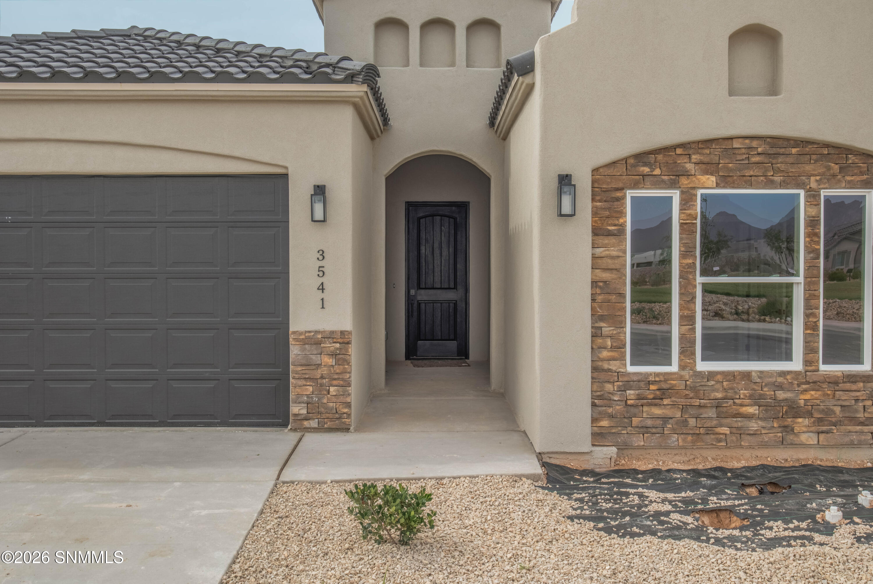 3541Belmont-4