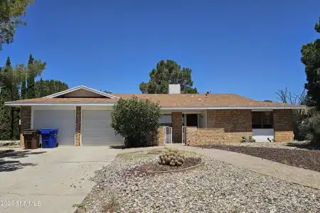 1608 Regal Ridge, Las Cruces, New Mexico 88011, 3 Bedrooms Bedrooms, ,2 BathroomsBathrooms,Residential,For Sale,Regal,2601865