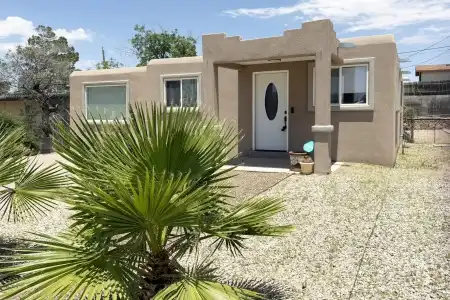 2333 Idaho Avenue, Las Cruces, New Mexico 88001, 3 Bedrooms Bedrooms, ,1 BathroomBathrooms,Residential,For Sale,Idaho,2601870