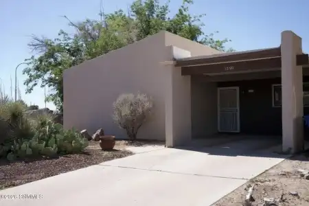 1290 Willow Street, Las Cruces, New Mexico 88001, 3 Bedrooms Bedrooms, ,1.75 BathroomsBathrooms,Residential,For Sale,Willow,2601872