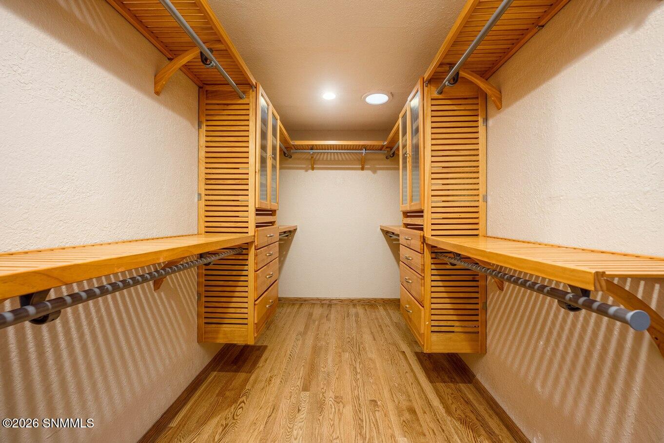 31-Master Closet-1840 Las Tunas Dr