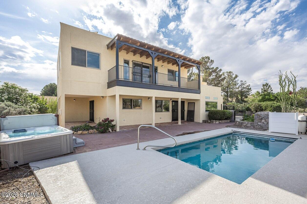 44-Front-1840 Las Tunas Dr