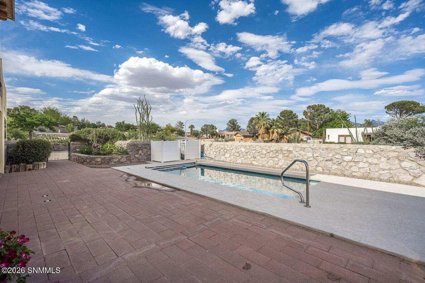 47-Poolside-1840 Las Tunas Dr