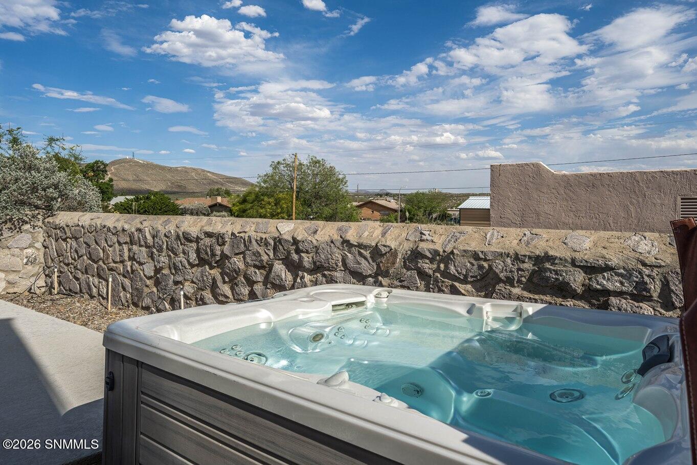 50-Hot Tub-1840 Las Tunas Dr