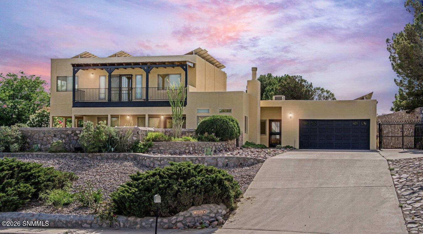 62-Front Dusk-1840 Las Tunas Dr