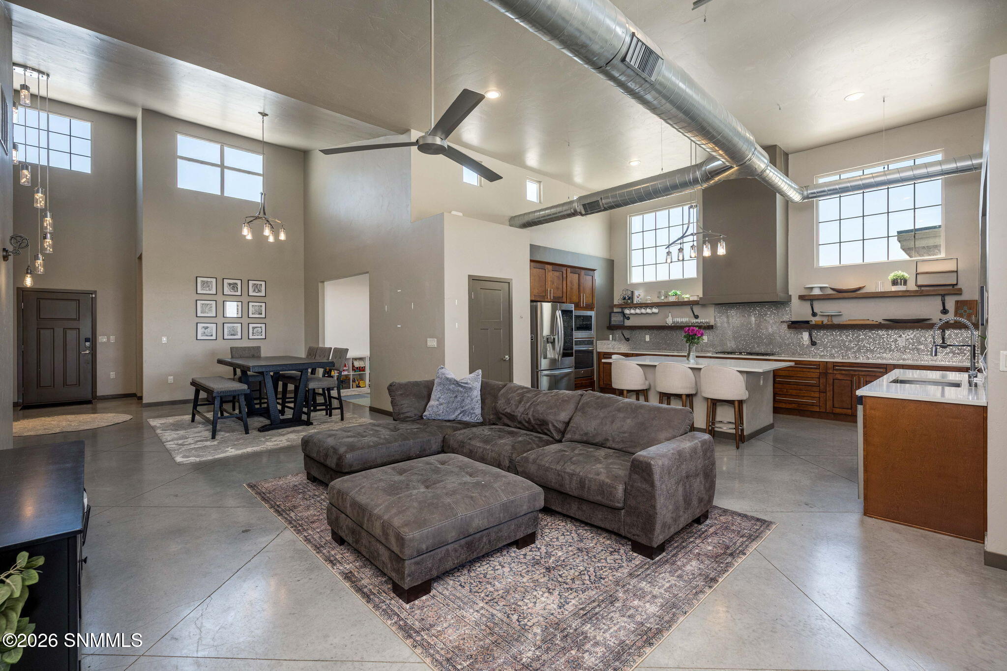 12-web-or-mls-Snappin Homes (ViaEstrella