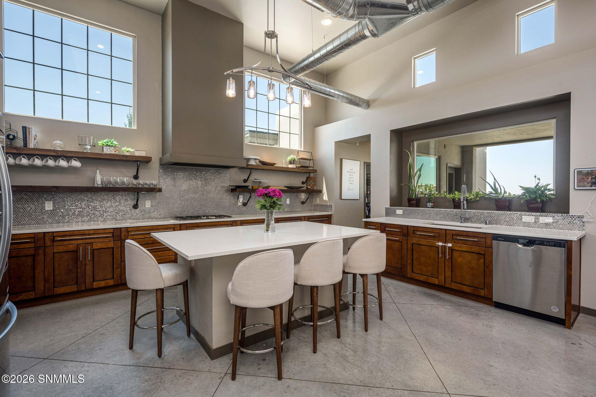 14-web-or-mls-Snappin Homes (ViaEstrella