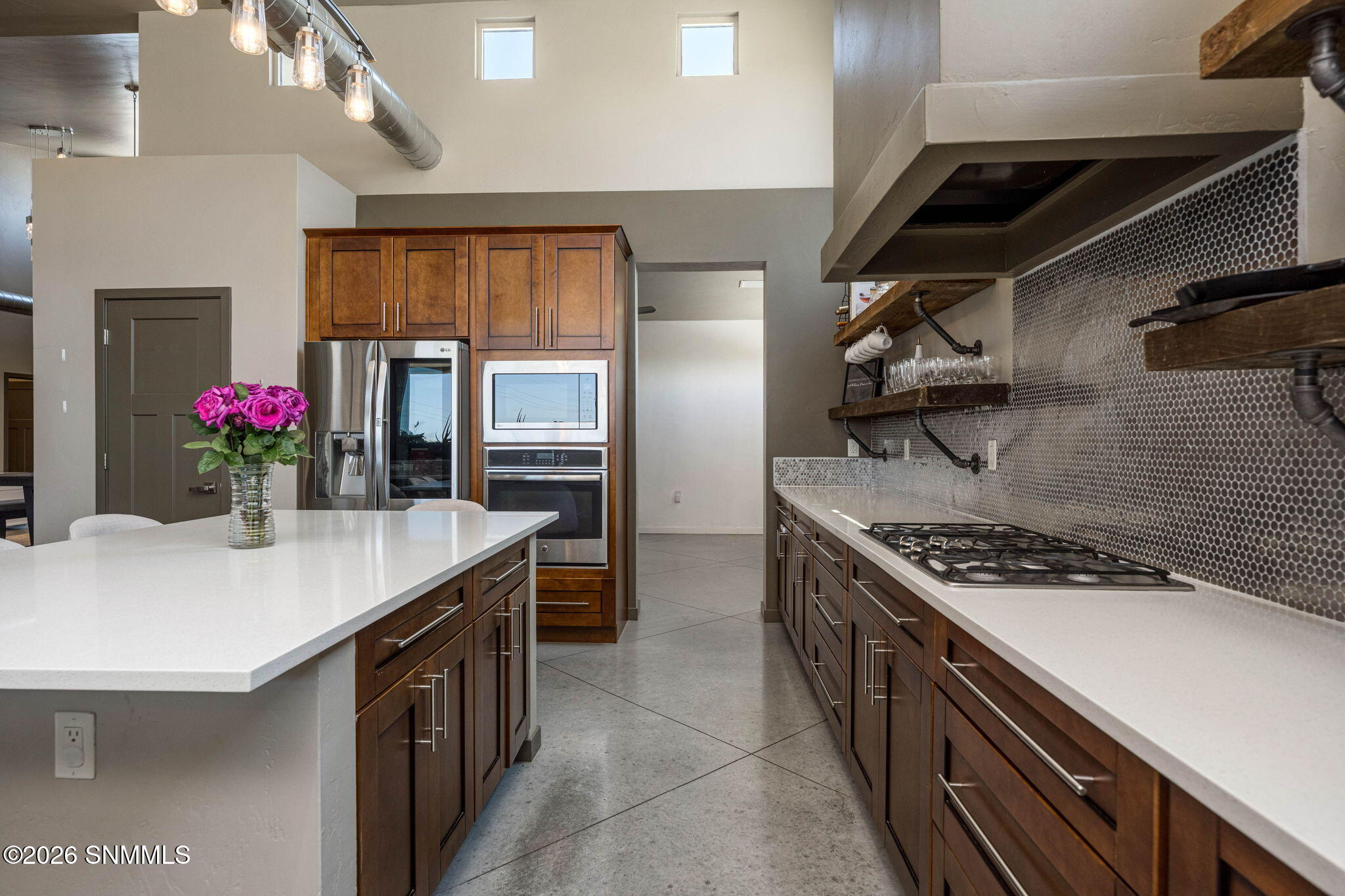 16-web-or-mls-Snappin Homes (ViaEstrella