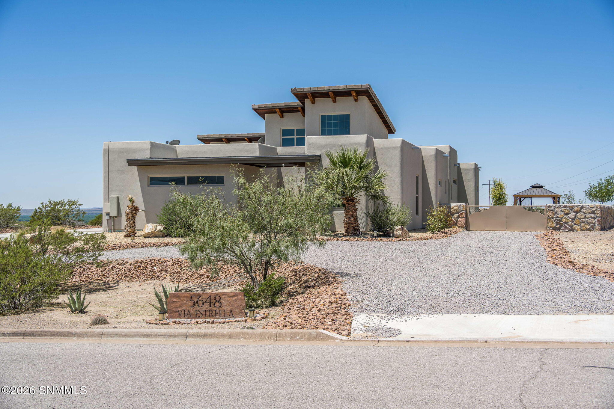 2-web-or-mls-Snappin Homes (ViaEstrella5