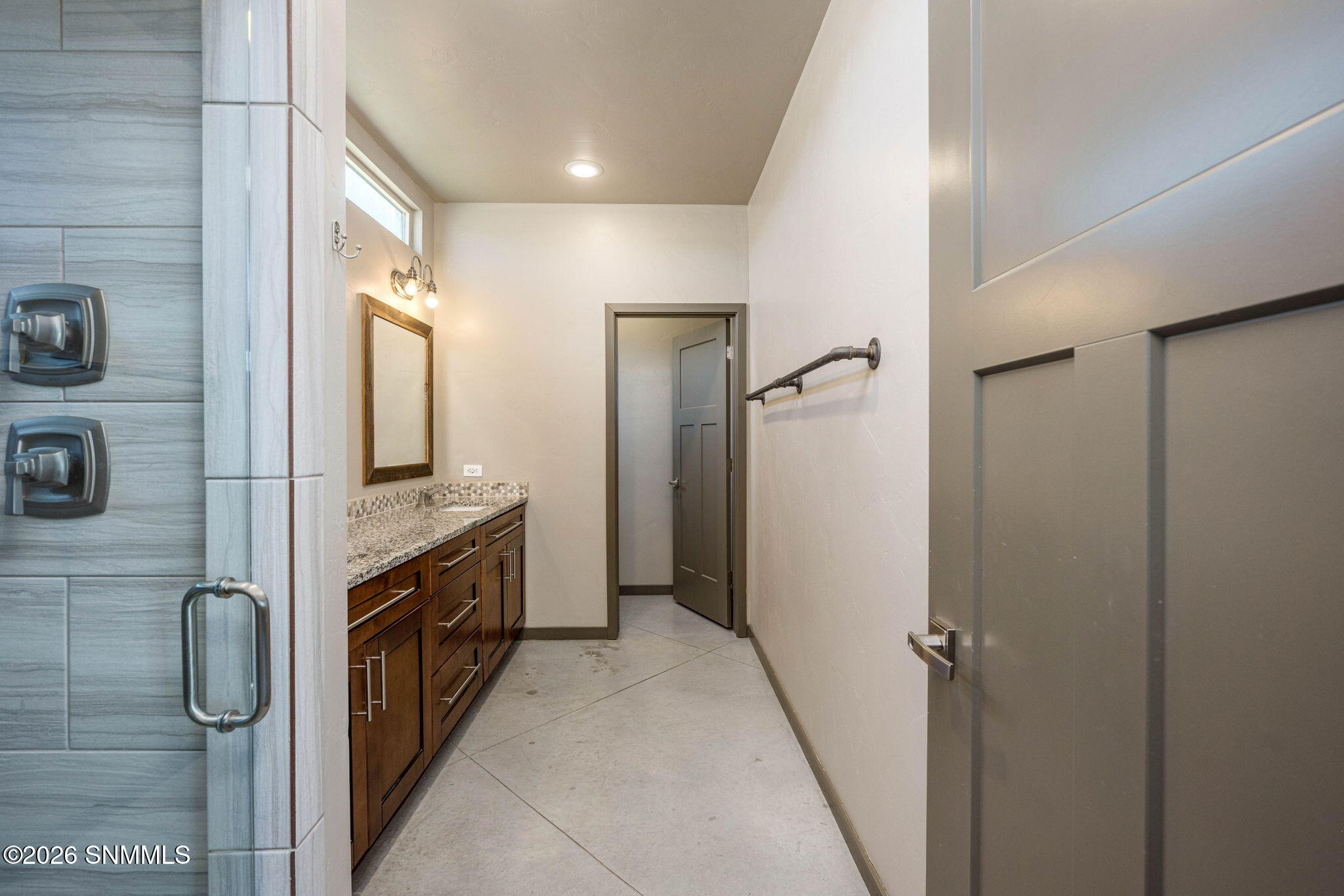 24-web-or-mls-Snappin Homes (ViaEstrella