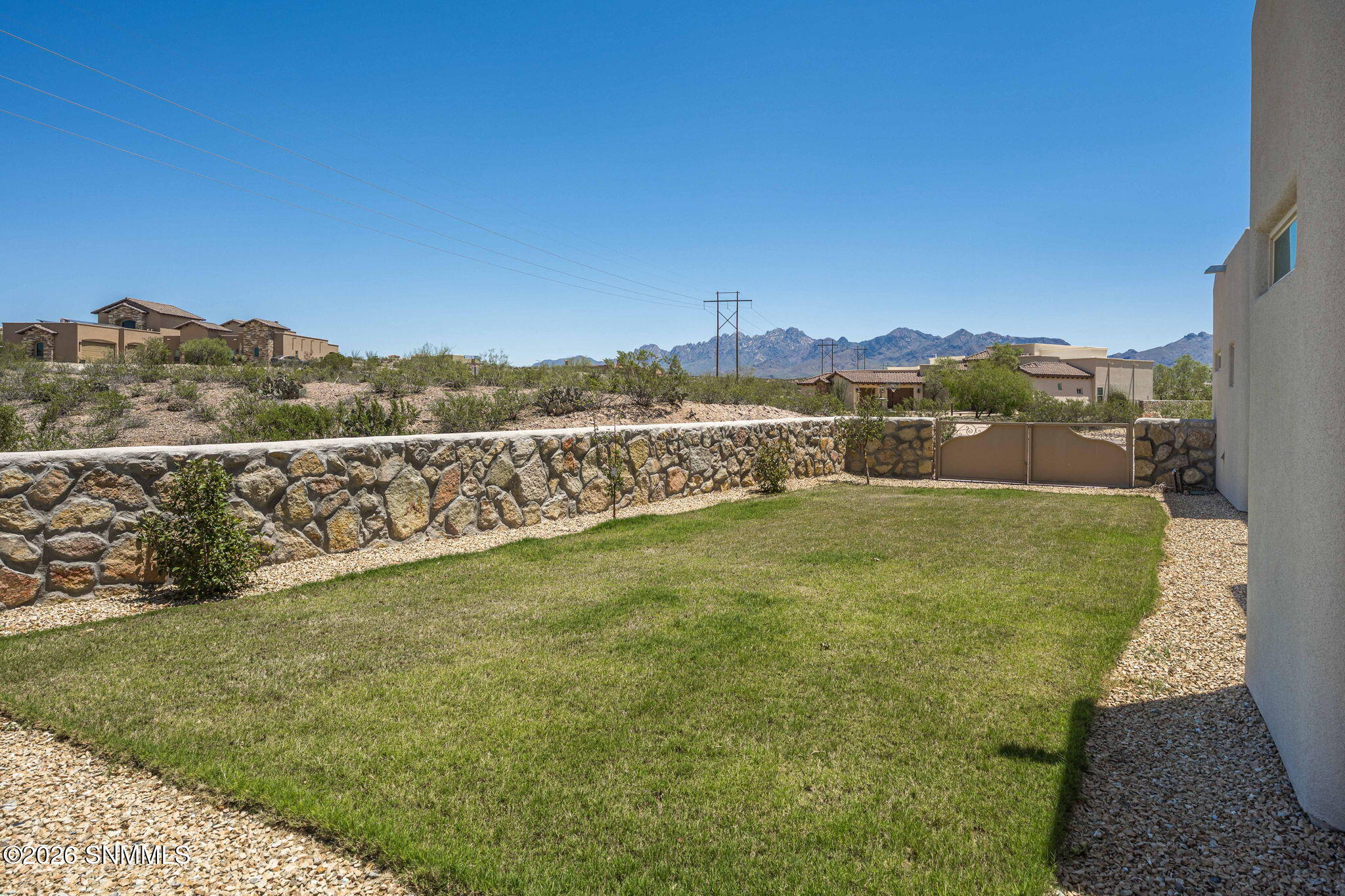 50-web-or-mls-Snappin Homes (ViaEstrella