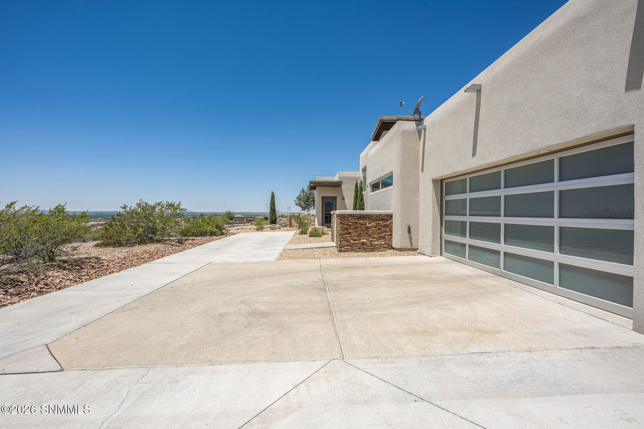 53-web-or-mls-Snappin Homes (ViaEstrella