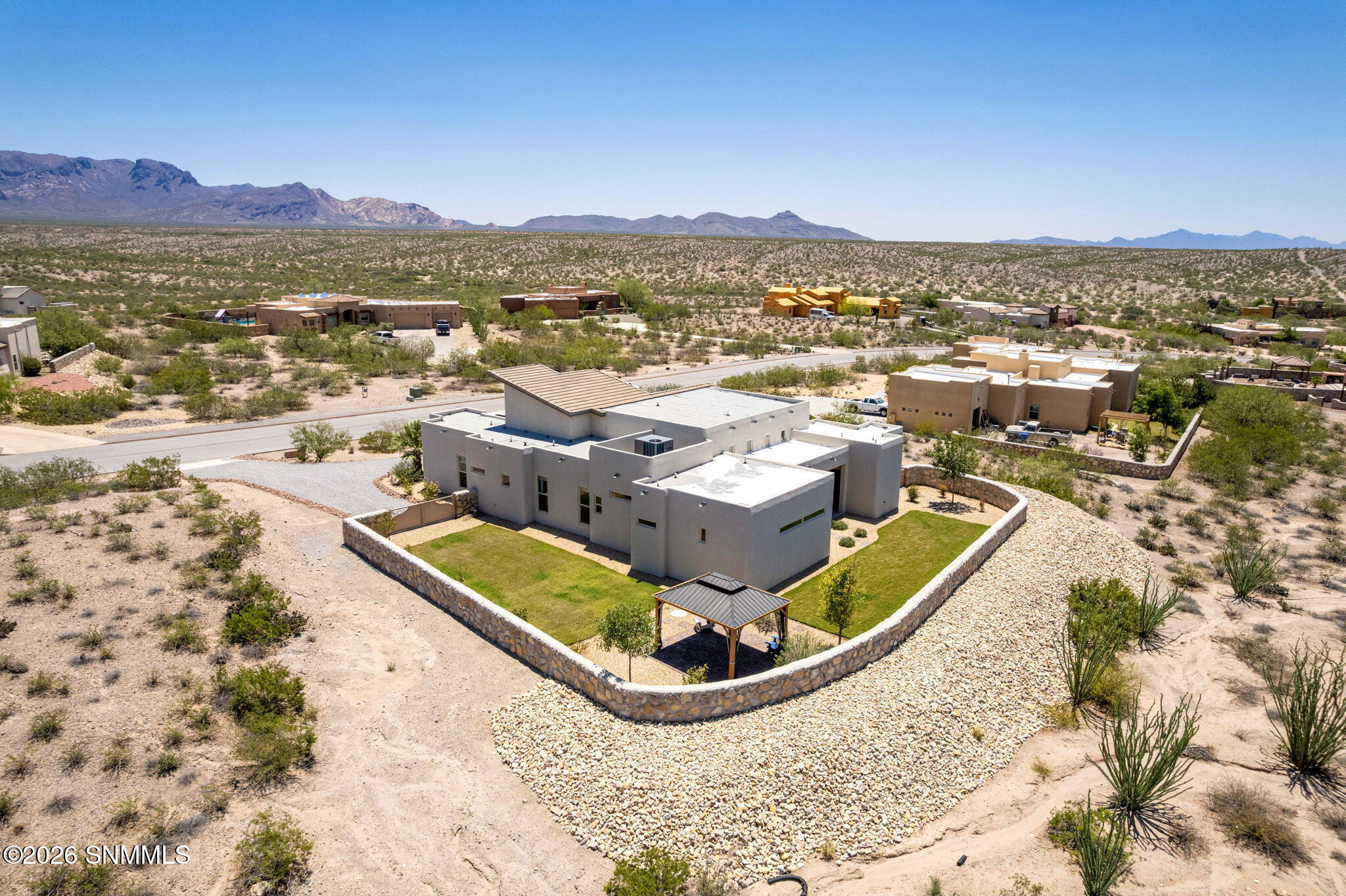 61-web-or-mls-Snappin Homes (ViaEstrella