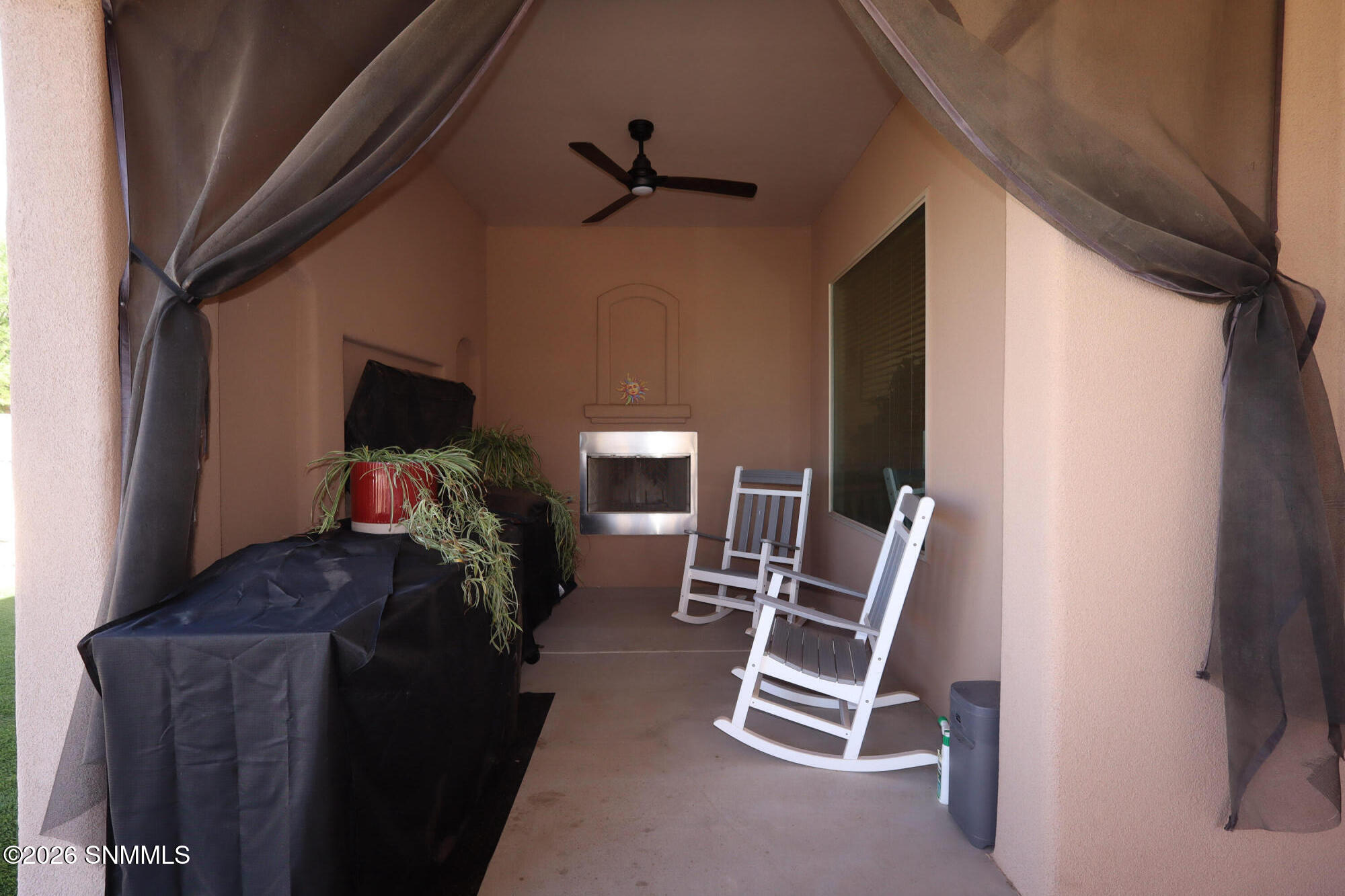4314 Outdoor fire place