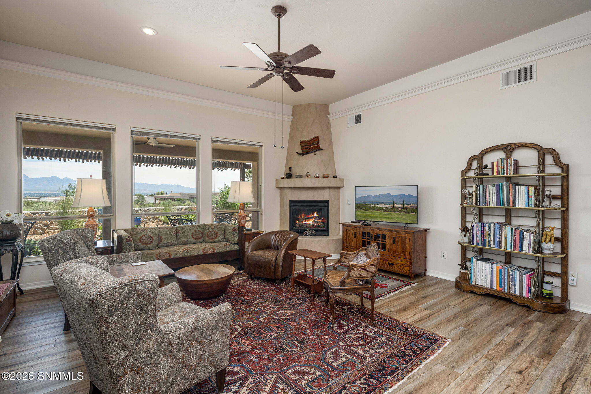 13-web-or-mls-Snappin Homes (Renoir1310)