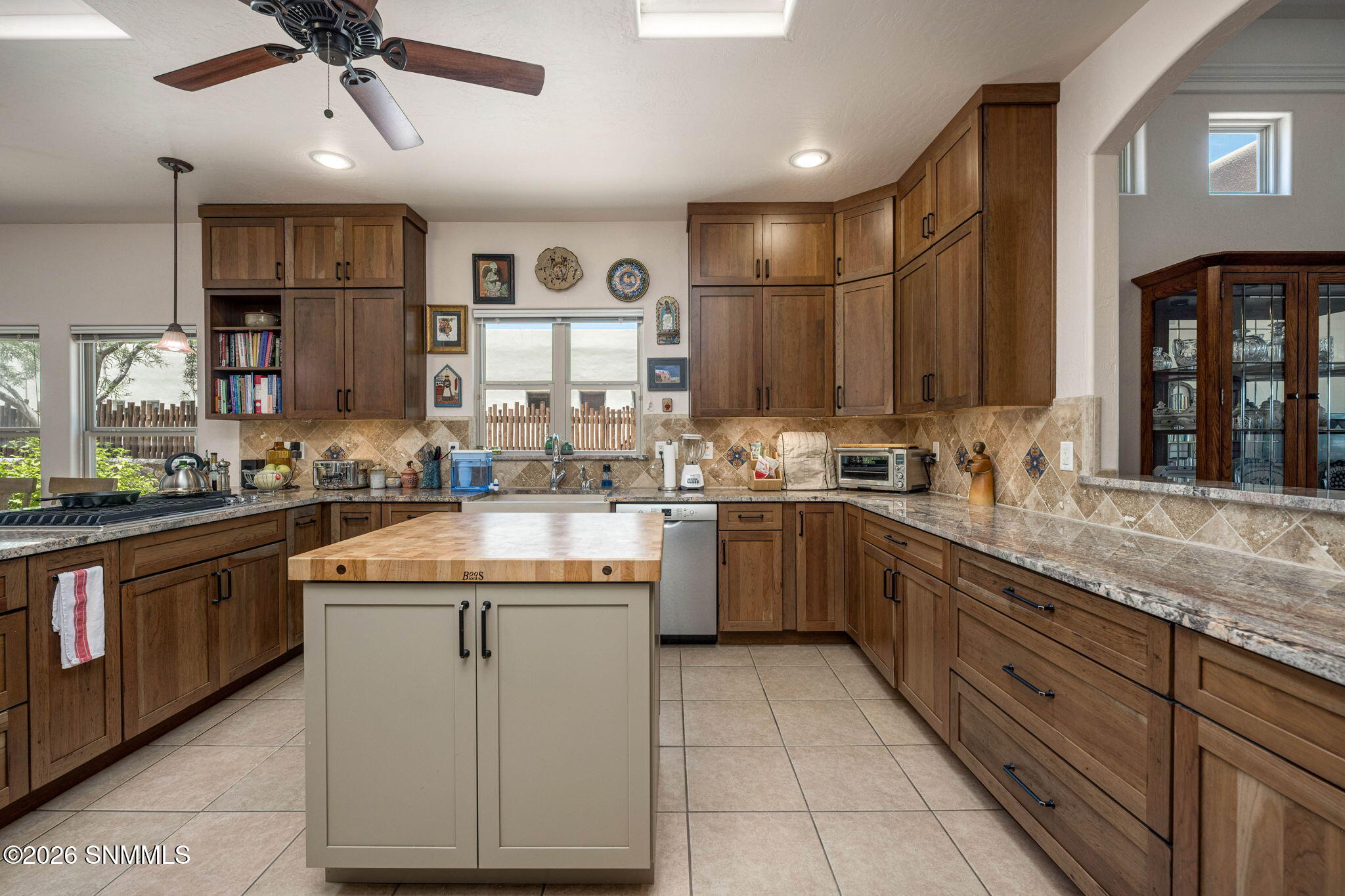 17-web-or-mls-Snappin Homes (Renoir1310)