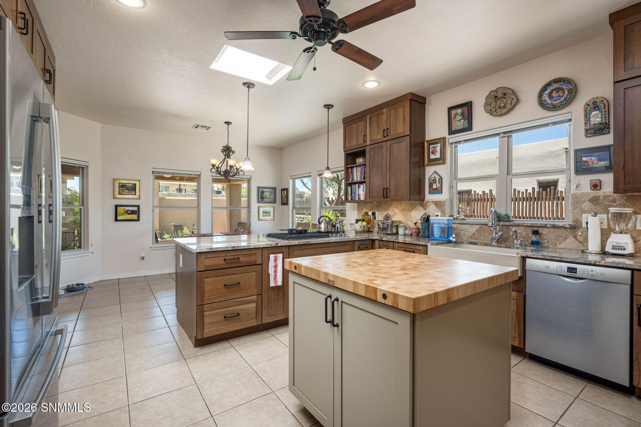 18-web-or-mls-Snappin Homes (Renoir1310)