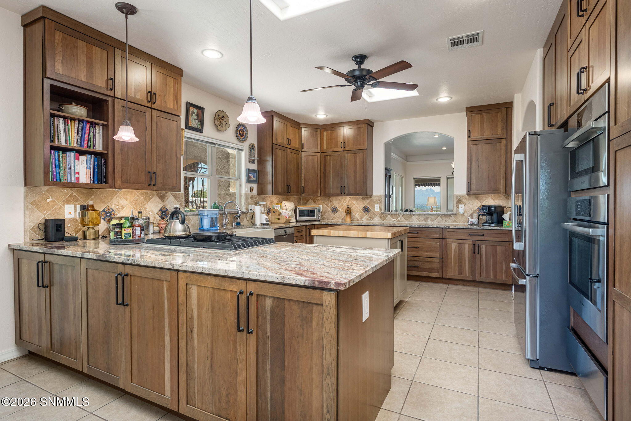 19-web-or-mls-Snappin Homes (Renoir1310)