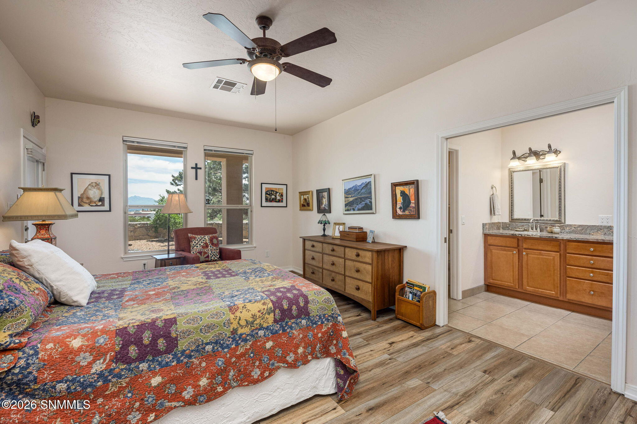 23-web-or-mls-Snappin Homes (Renoir1310)