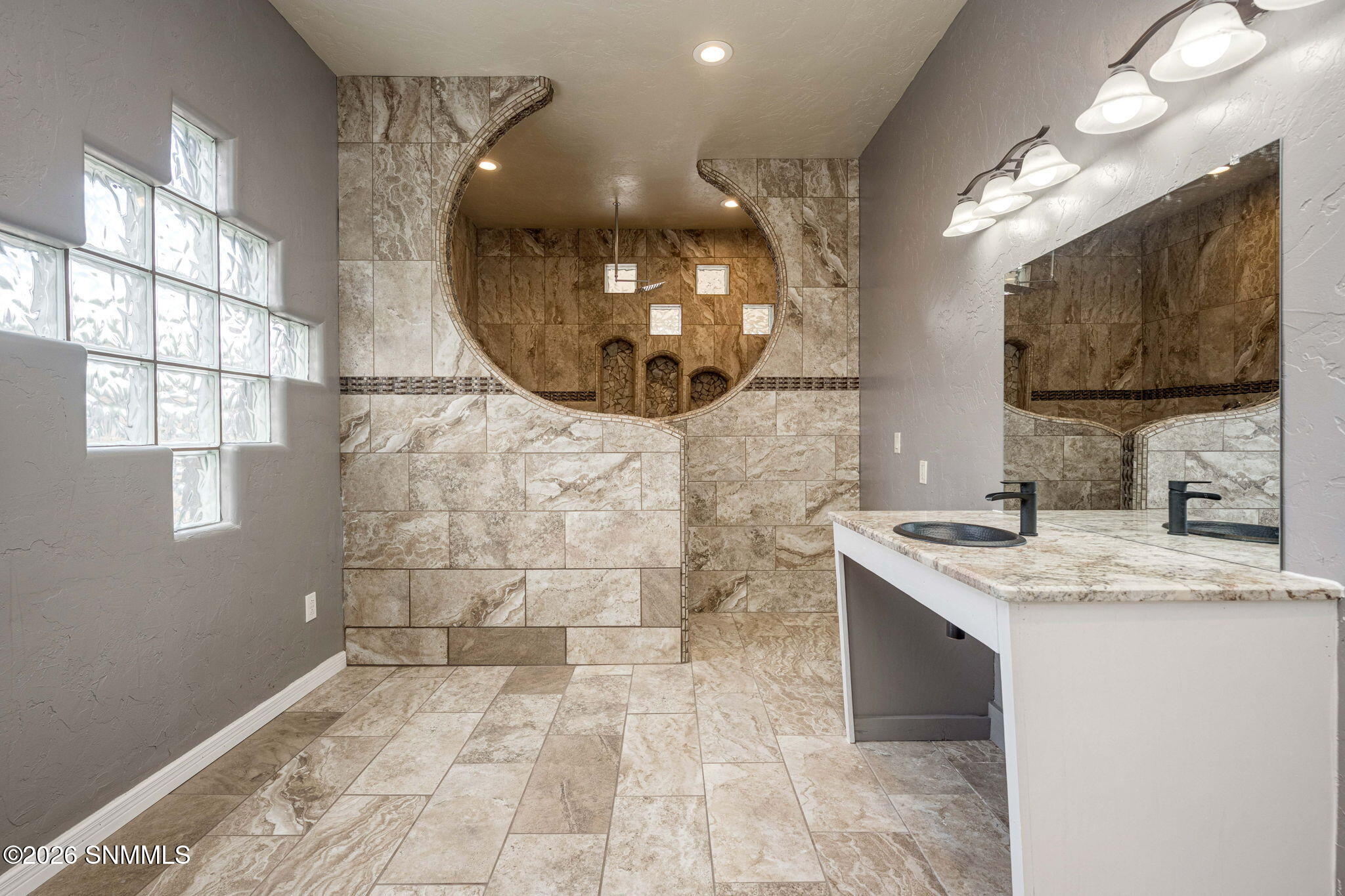 25-web-or-mls-Snappin Homes (LasFlores30