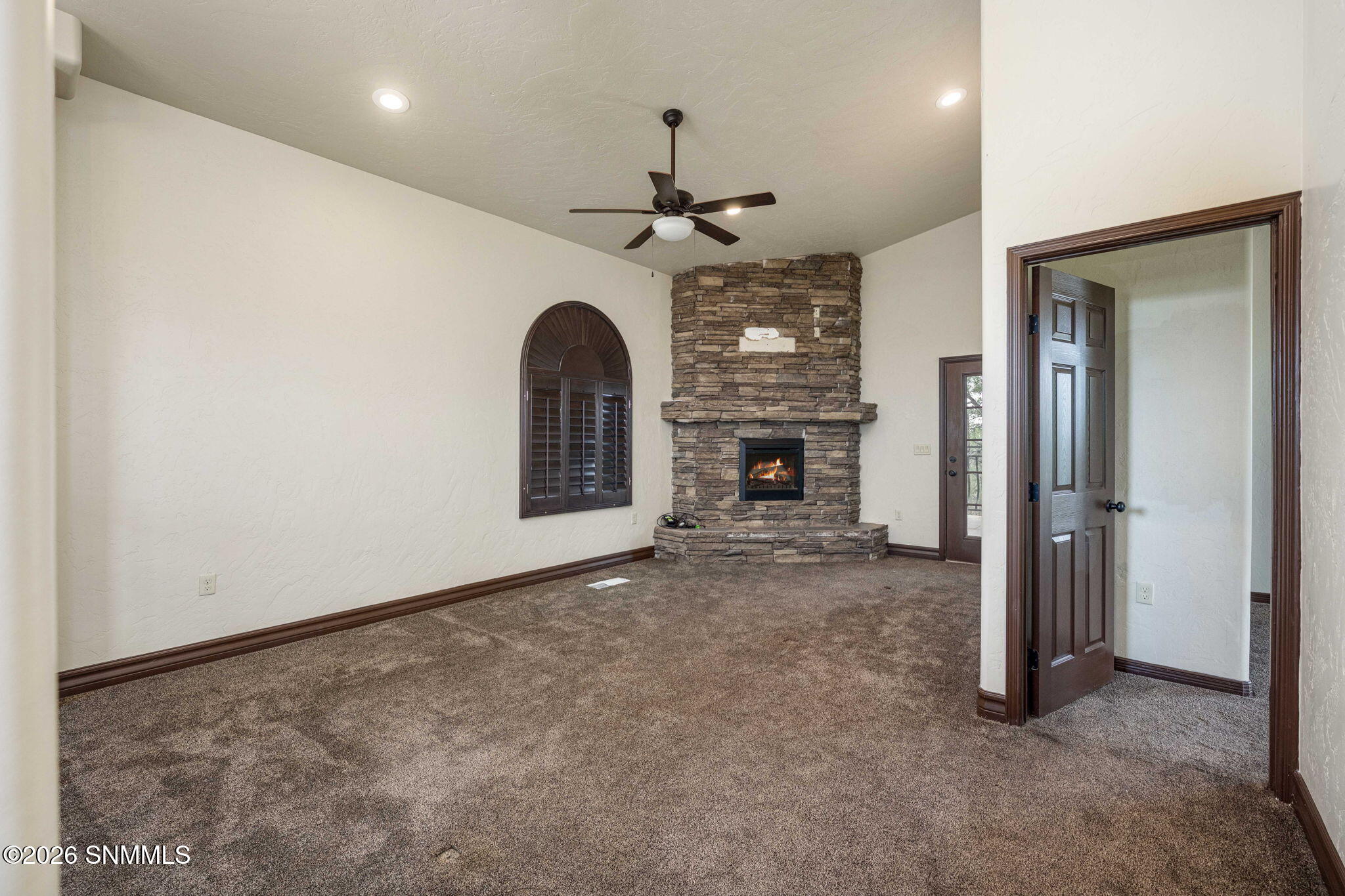 31-web-or-mls-Snappin Homes (LasFlores30