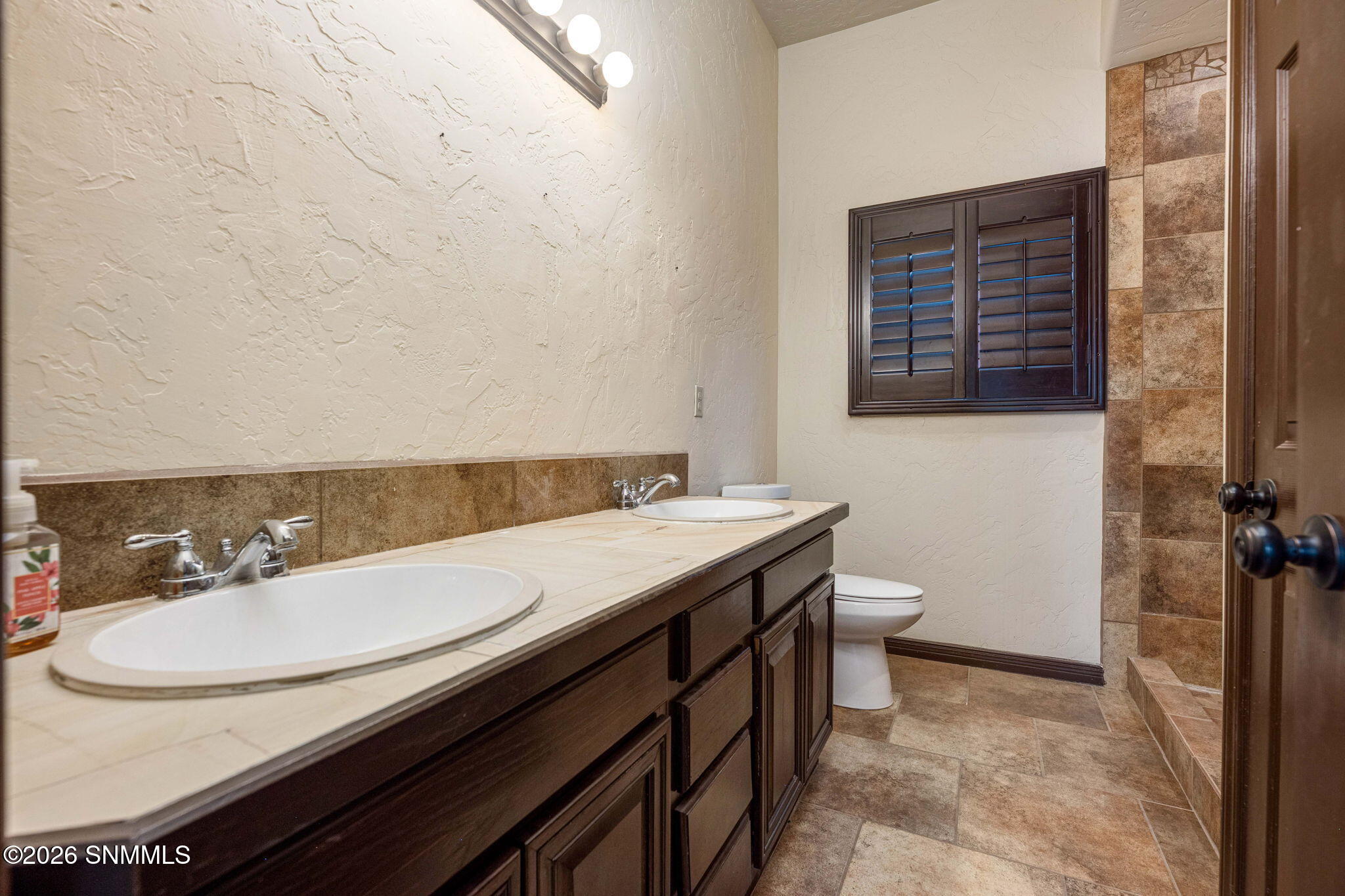 48-web-or-mls-Snappin Homes (LasFlores30