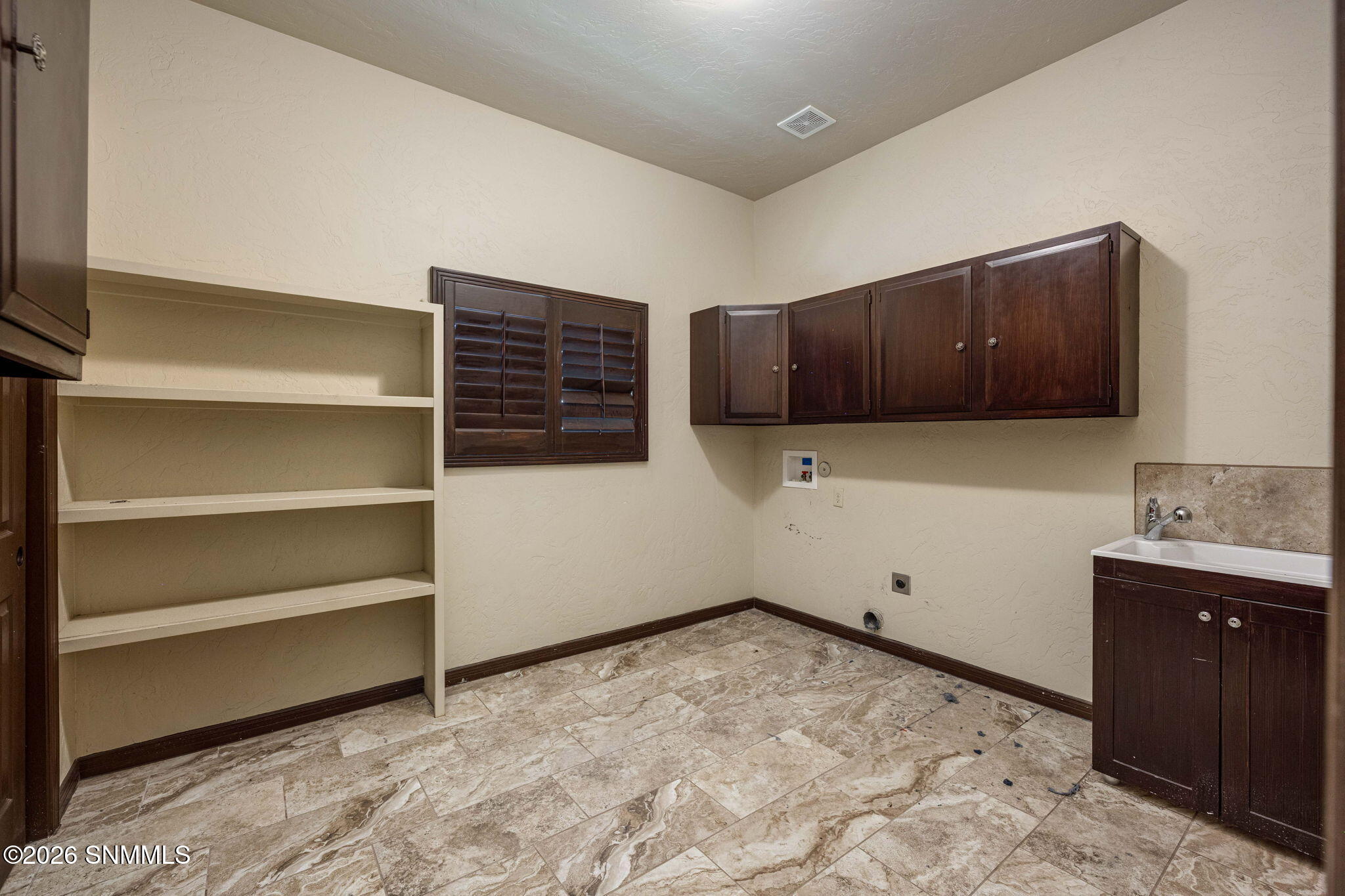 54-web-or-mls-Snappin Homes (LasFlores30
