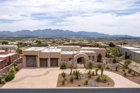 8109 Constitution Road, Las Cruces, New Mexico 88007, 3 Bedrooms Bedrooms, ,3.25 BathroomsBathrooms,Residential,For Sale,Constitution,2601903