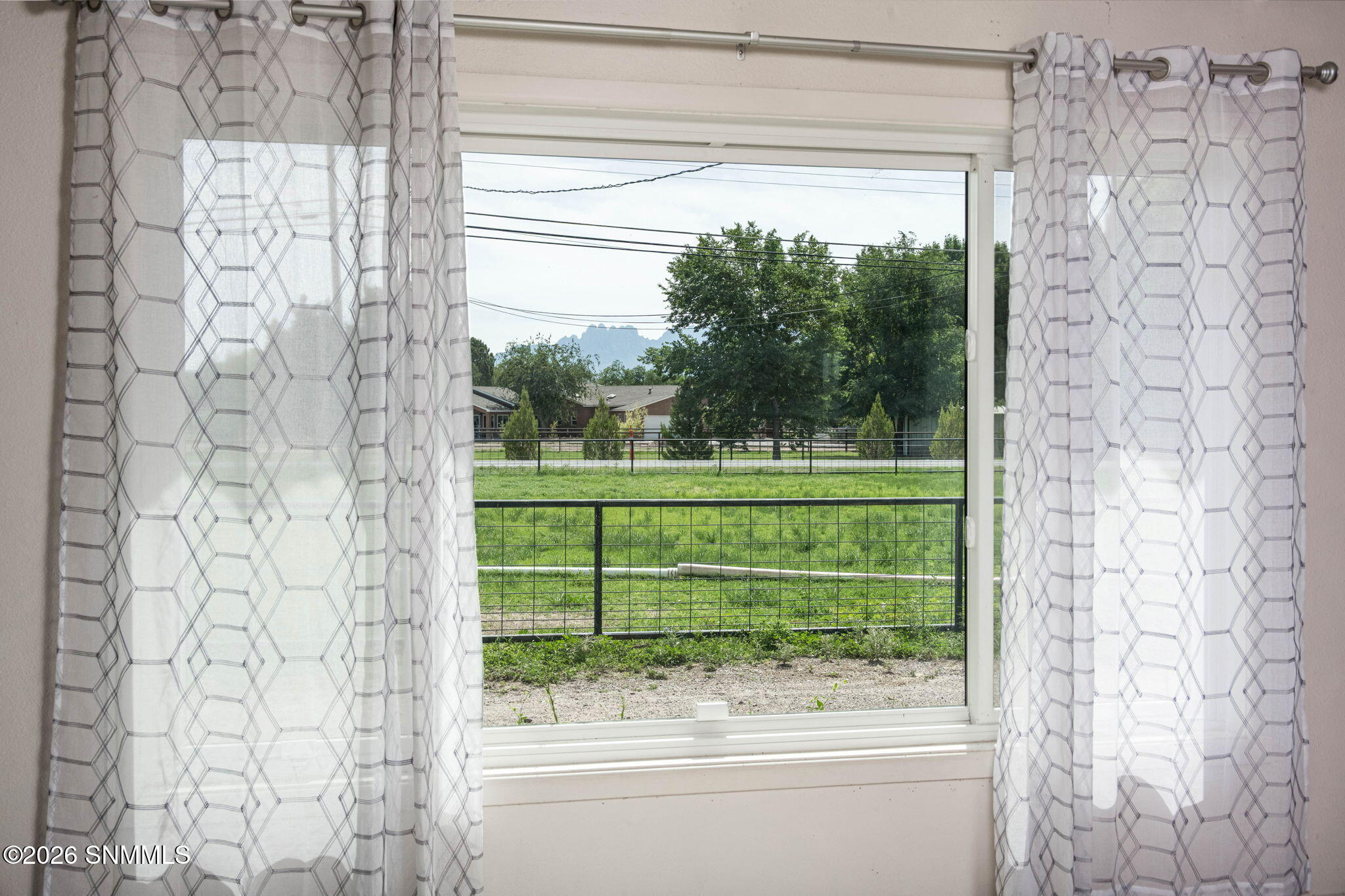 6-web-or-mls-Snappin Homes (DonaAna3125)