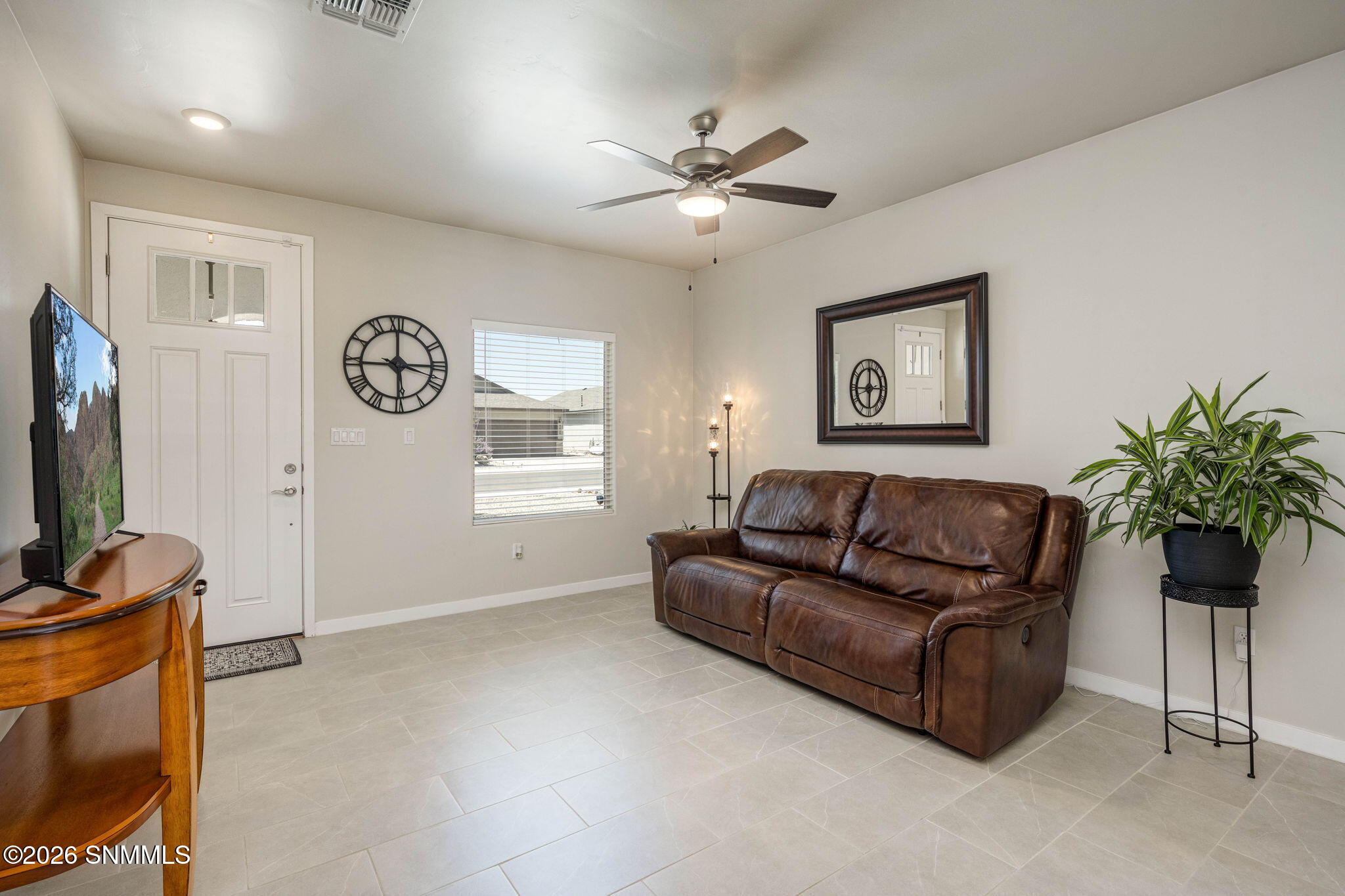 5-web-or-mls-Snappin Homes (Valentina464