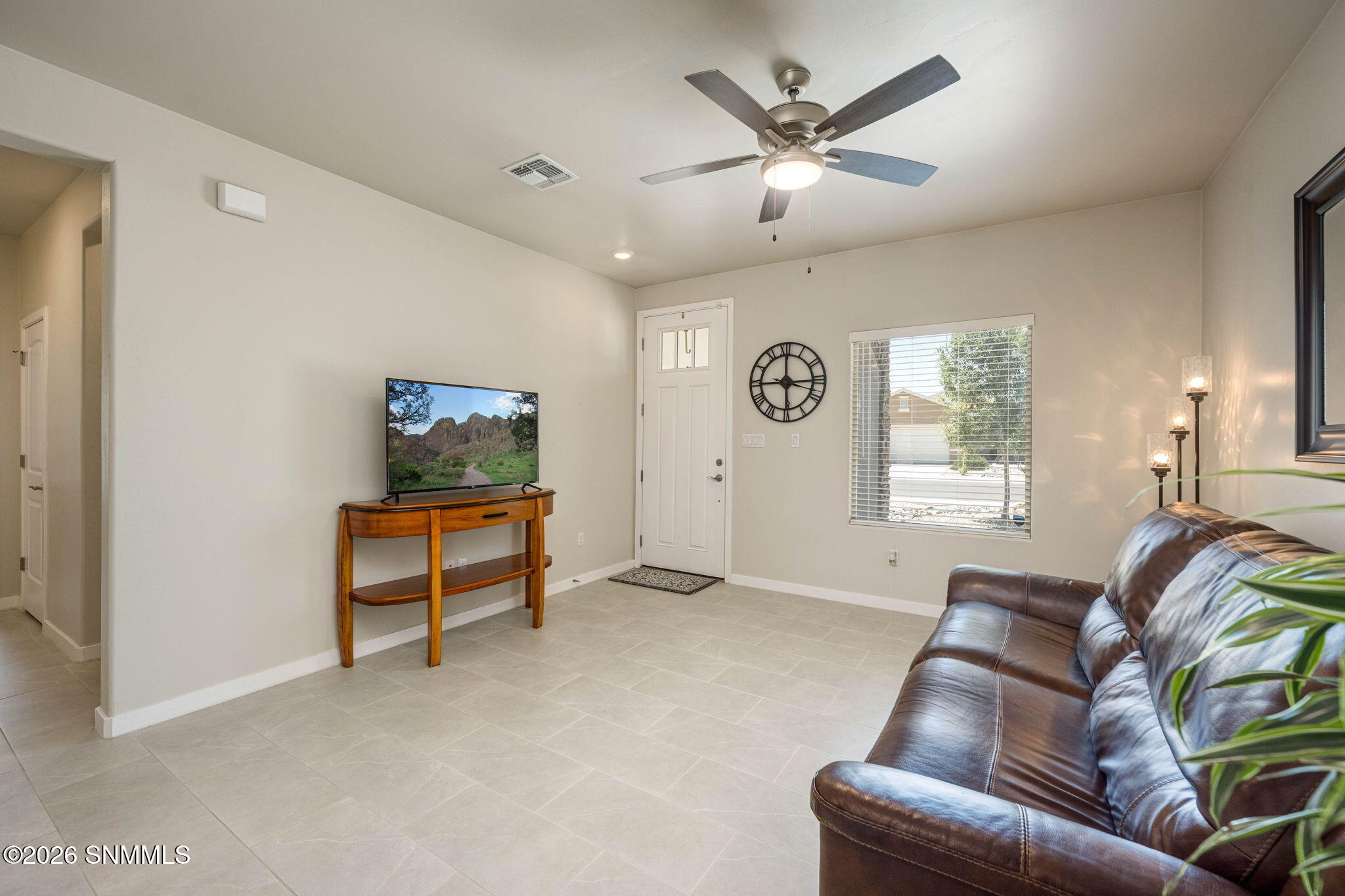 6-web-or-mls-Snappin Homes (Valentina464