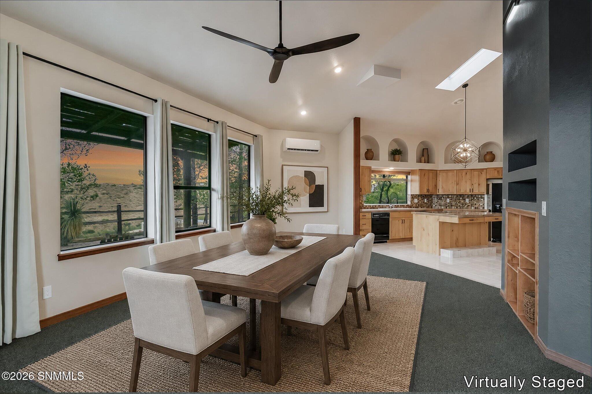 11-Dining VIRTUALLY STAGED