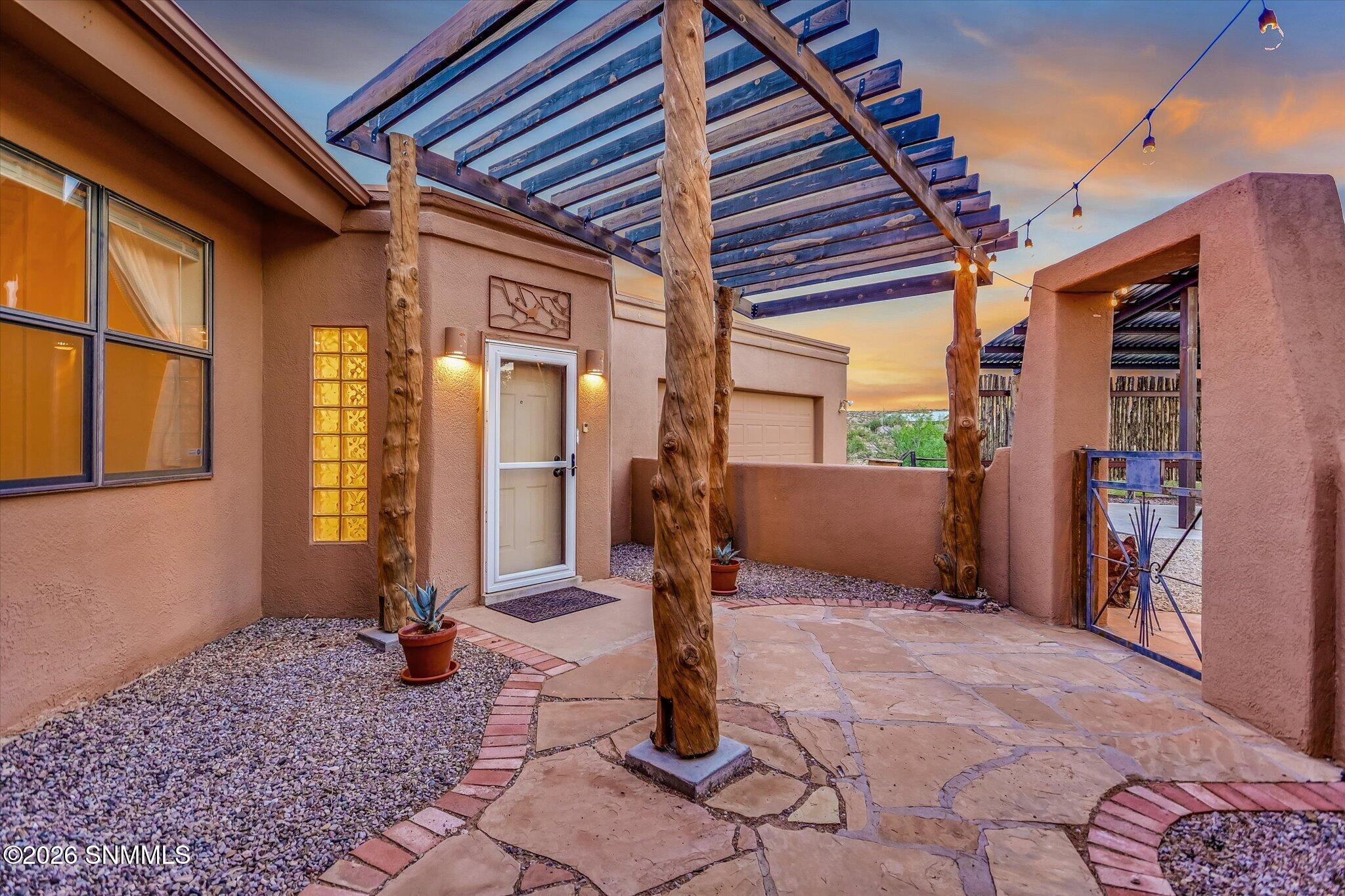 04-Courtyard Entry