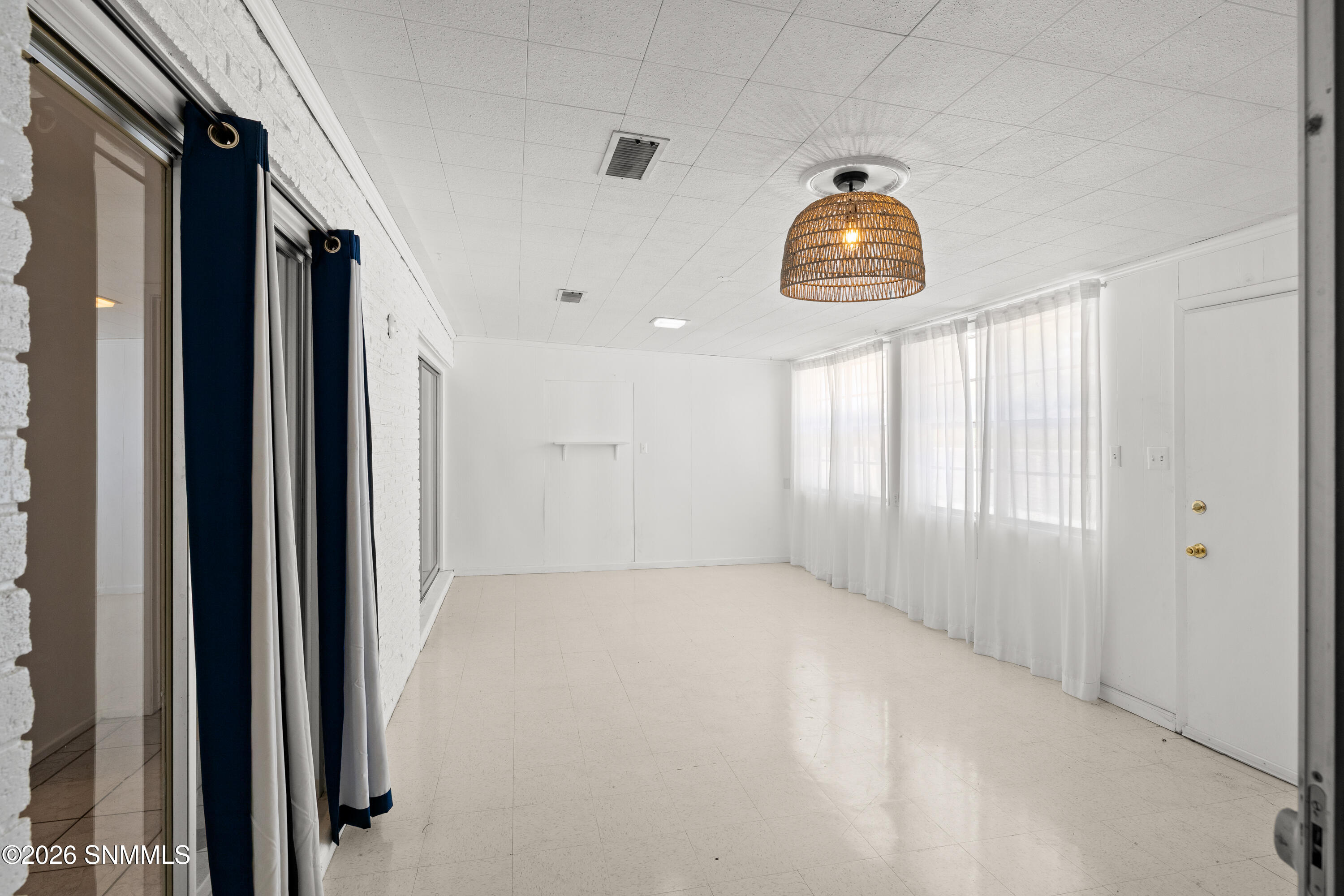 2907-Devondale-MLS-Camera-Guy-12