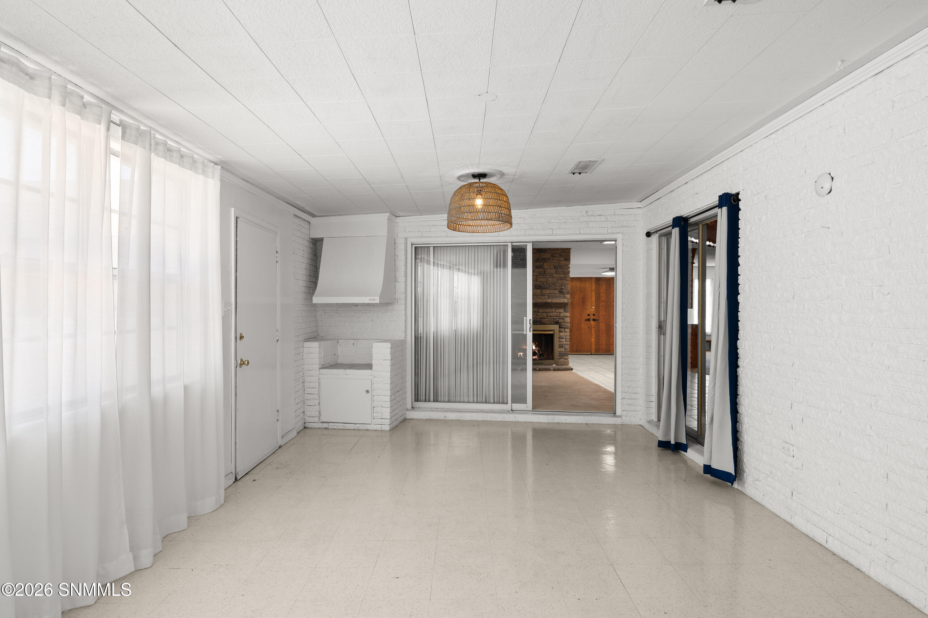 2907-Devondale-MLS-Camera-Guy-13