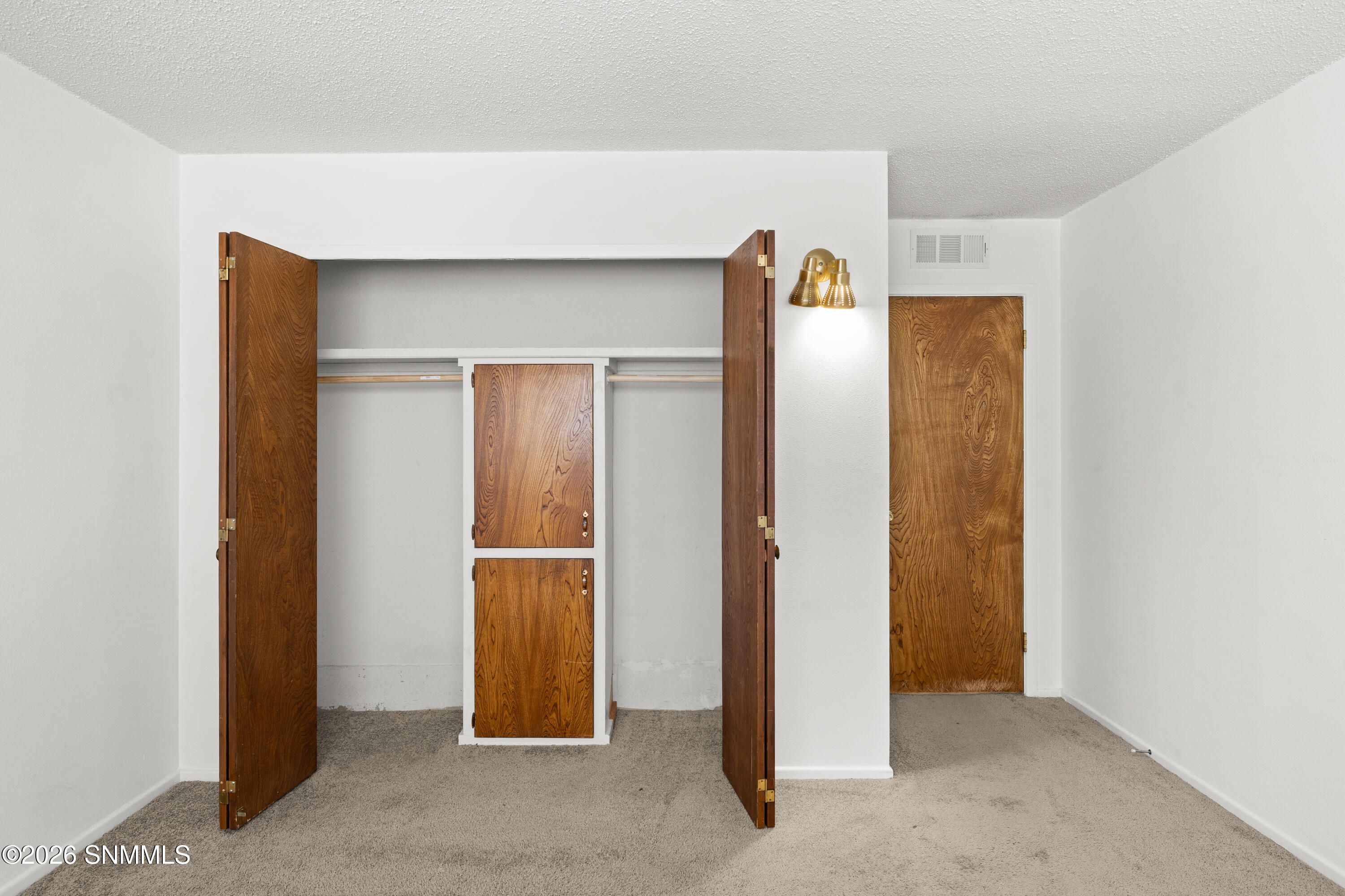 2907-Devondale-MLS-Camera-Guy-27