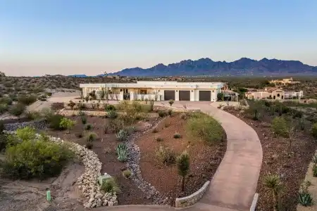 5657 Calle De Paradise, Las Cruces, New Mexico 88011, 3 Bedrooms Bedrooms, ,2.5 BathroomsBathrooms,Residential,For Sale,Calle De Paradise,2601962