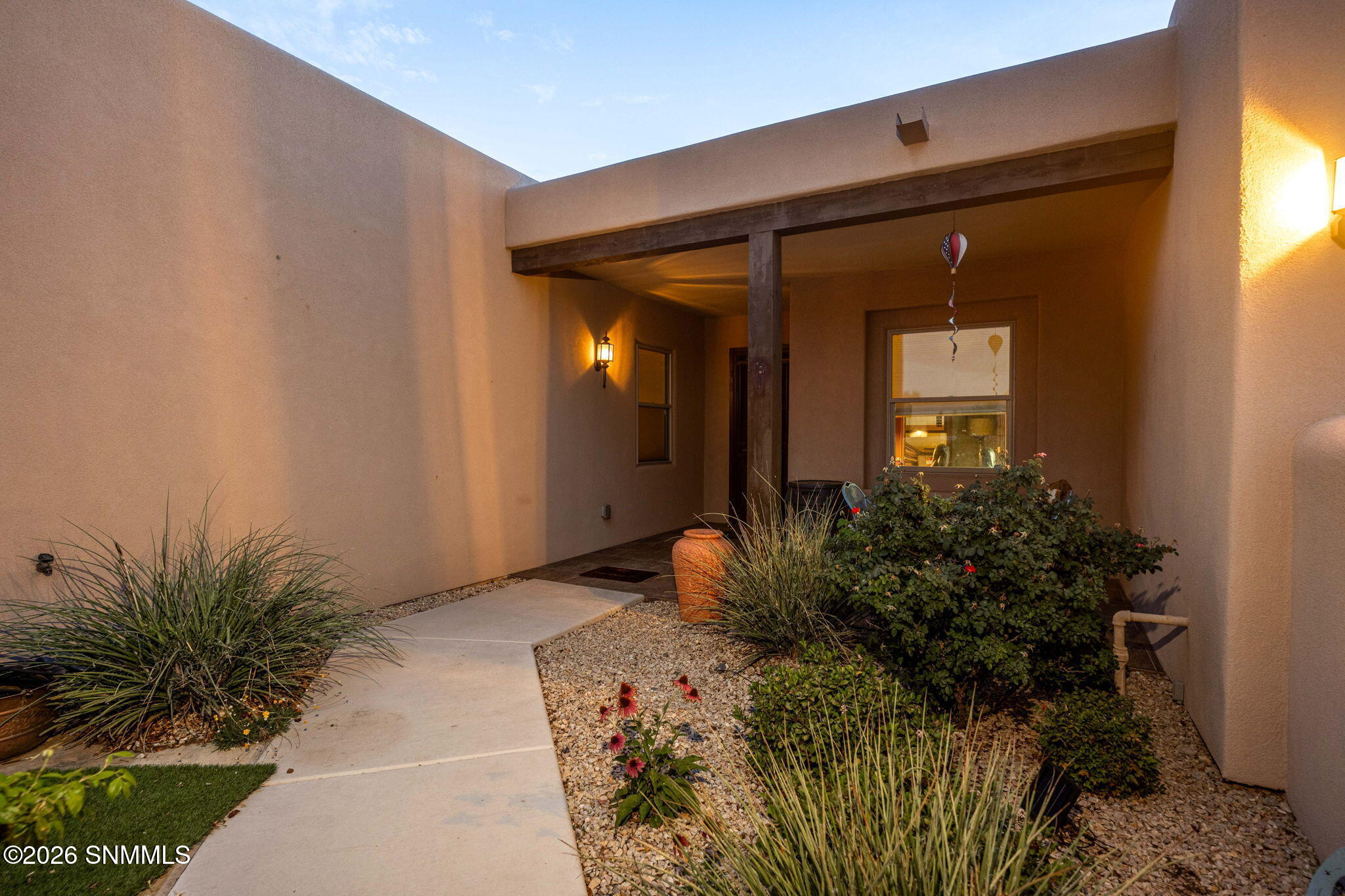 5137-San-Carlos-Ct-Front-Courtyard