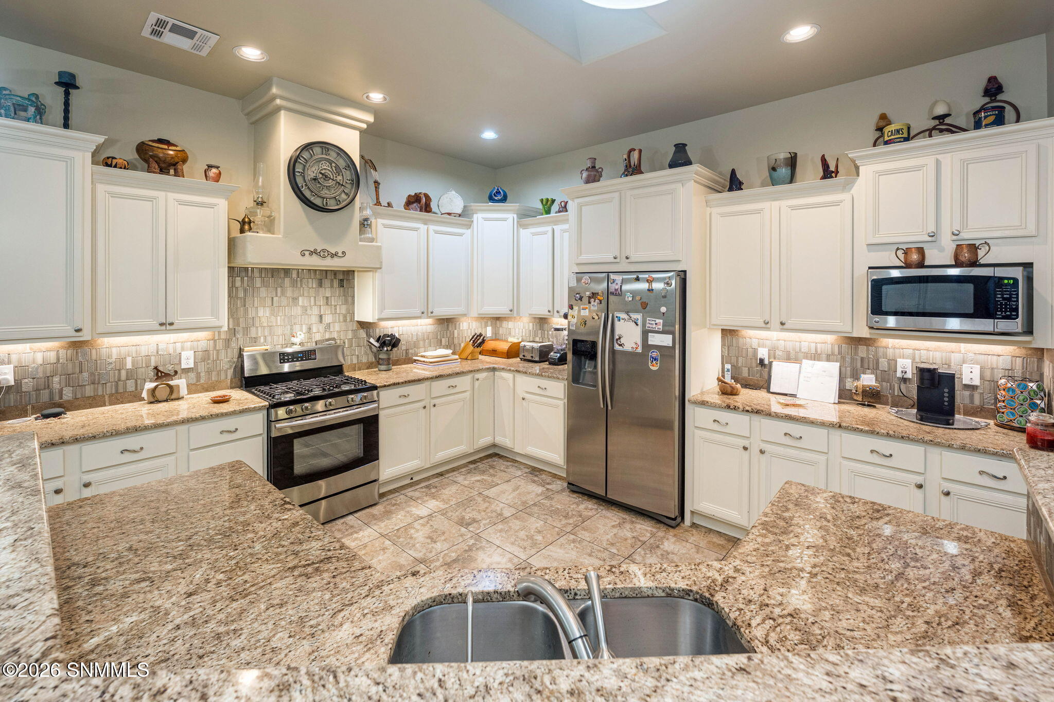 granite-countertops-custom-cabinetry