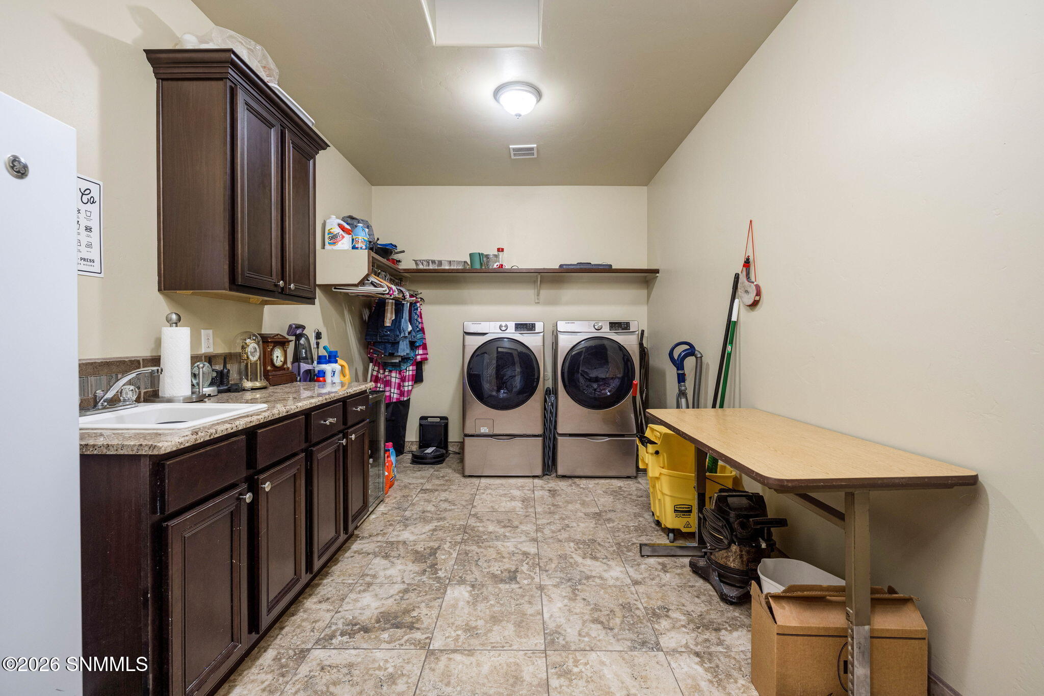 spacious-laundry-room-cabinetry