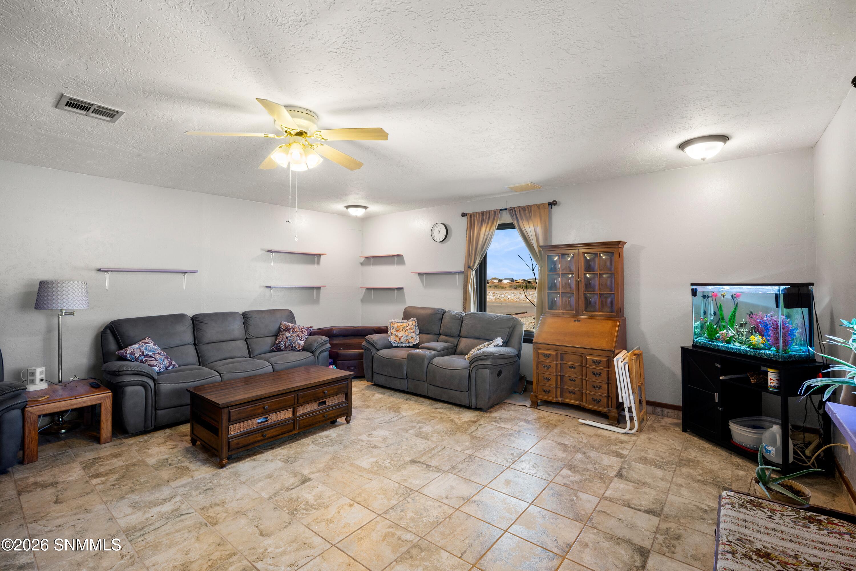 6370-Payan-MLS-Camera-Guy-39
