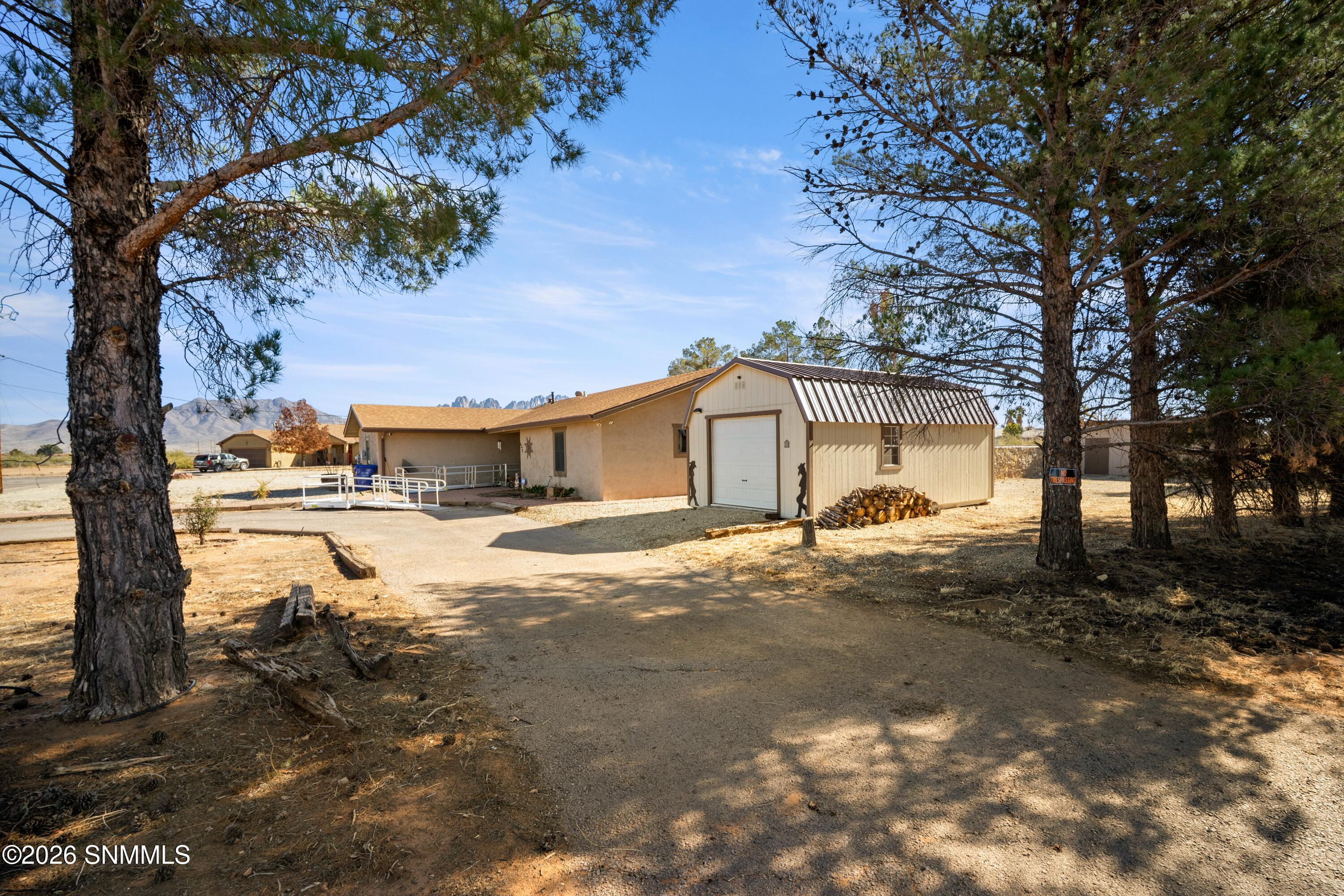 6370-Payan-MLS-Camera-Guy-5