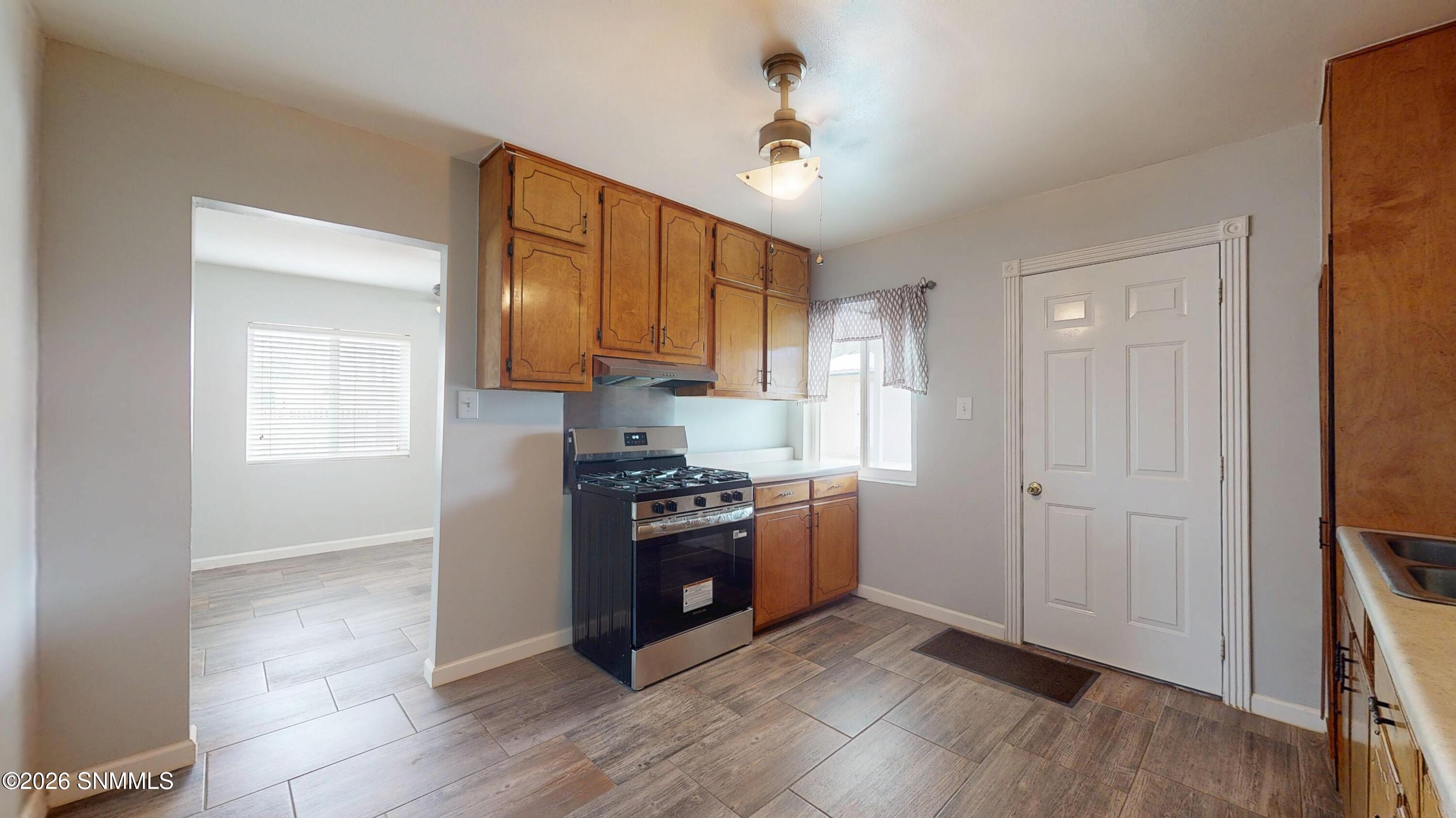 436-Gorman-St-06182026_182408 Kitchen 1
