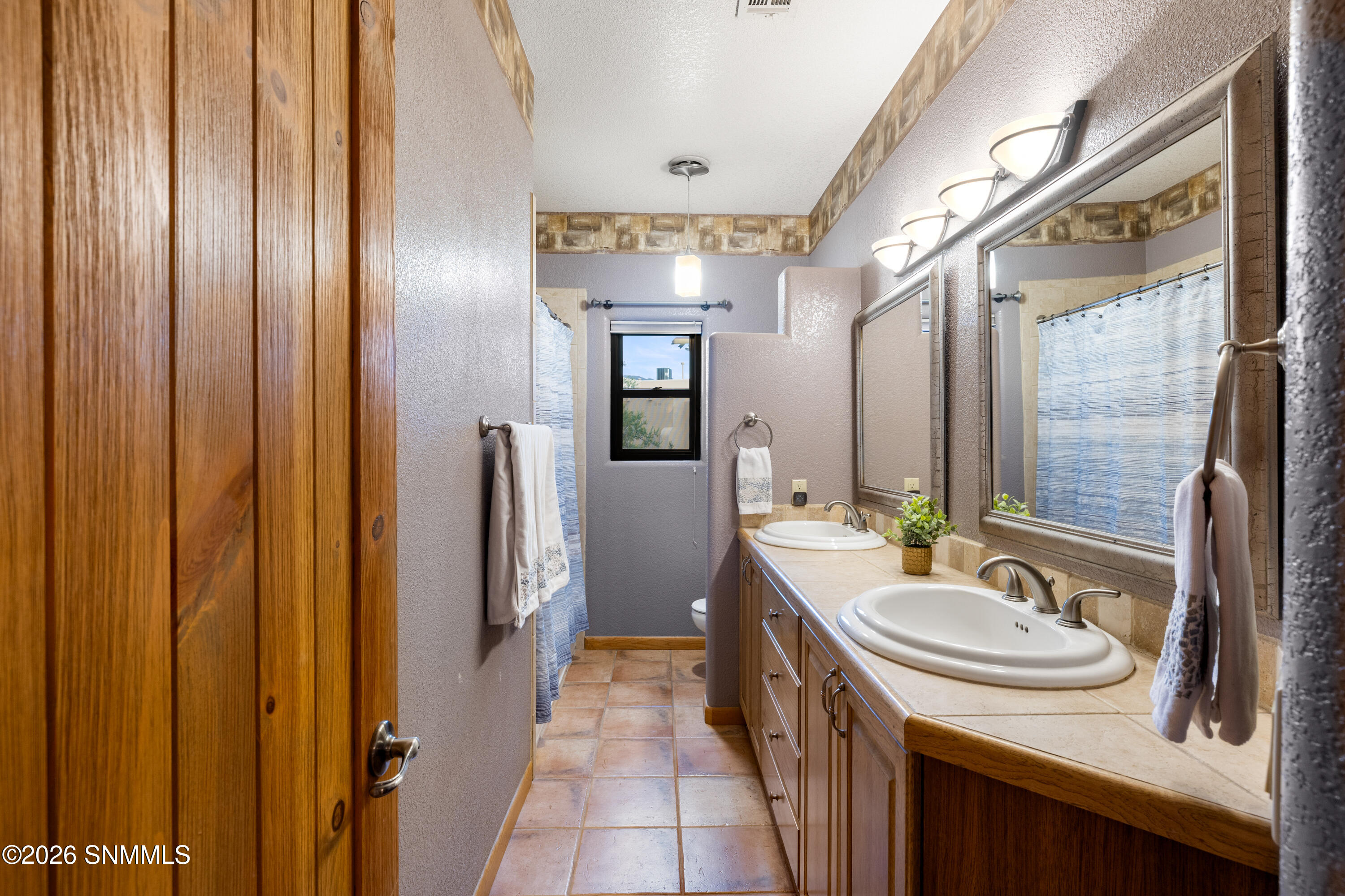 5025-Silverton-MLS-Camera-Guy-29