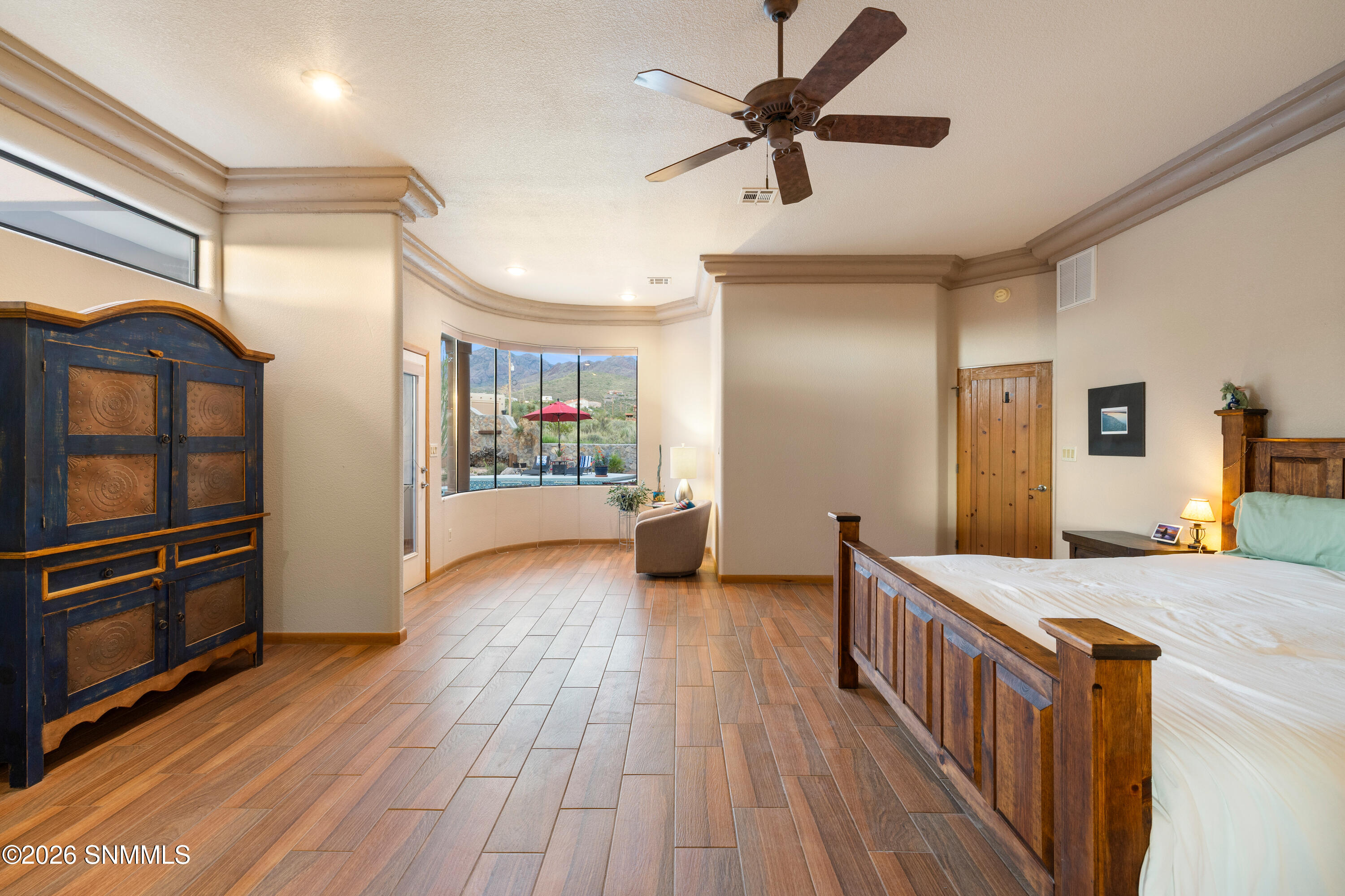 5025-Silverton-MLS-Camera-Guy-40