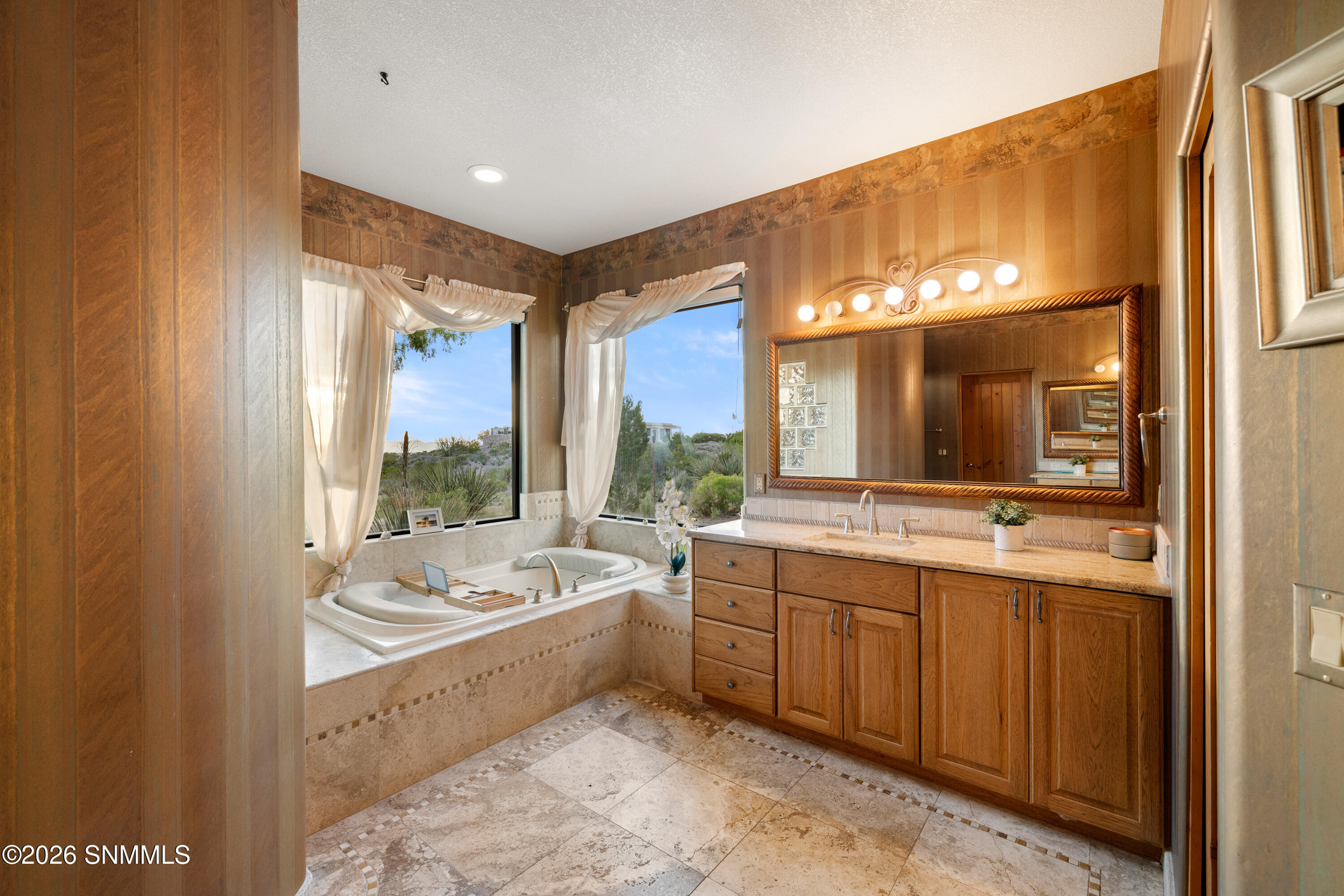 5025-Silverton-MLS-Camera-Guy-42