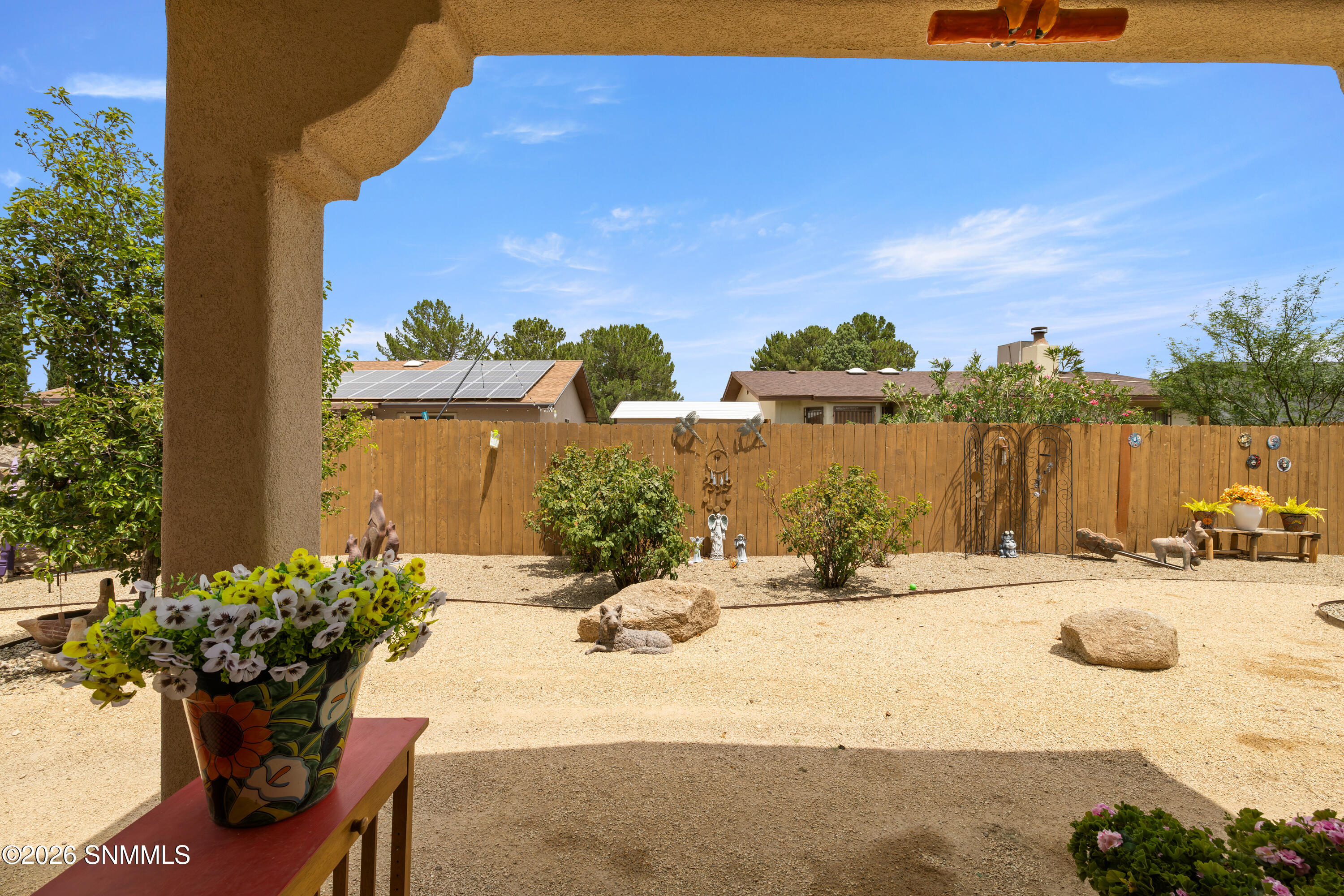 940-Flora-MLS-Camera-Guy-28