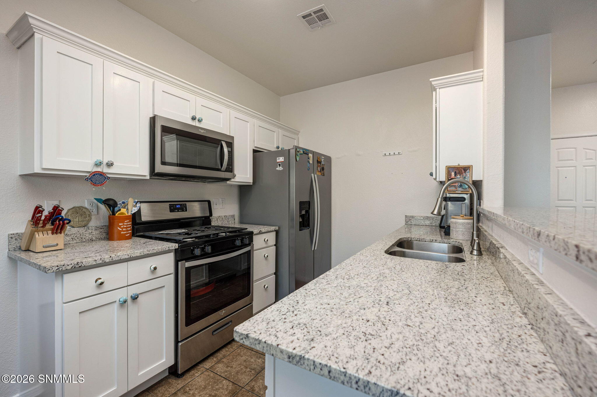 8-web-or-mls-Snappin Homes (Mesita4638)-
